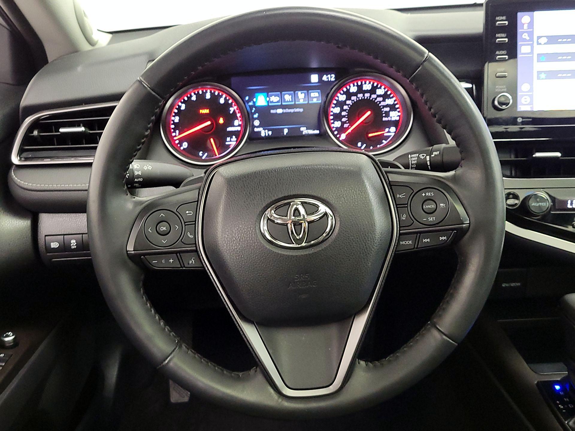 Thumbnail: 2022 Toyota Camry - 10
