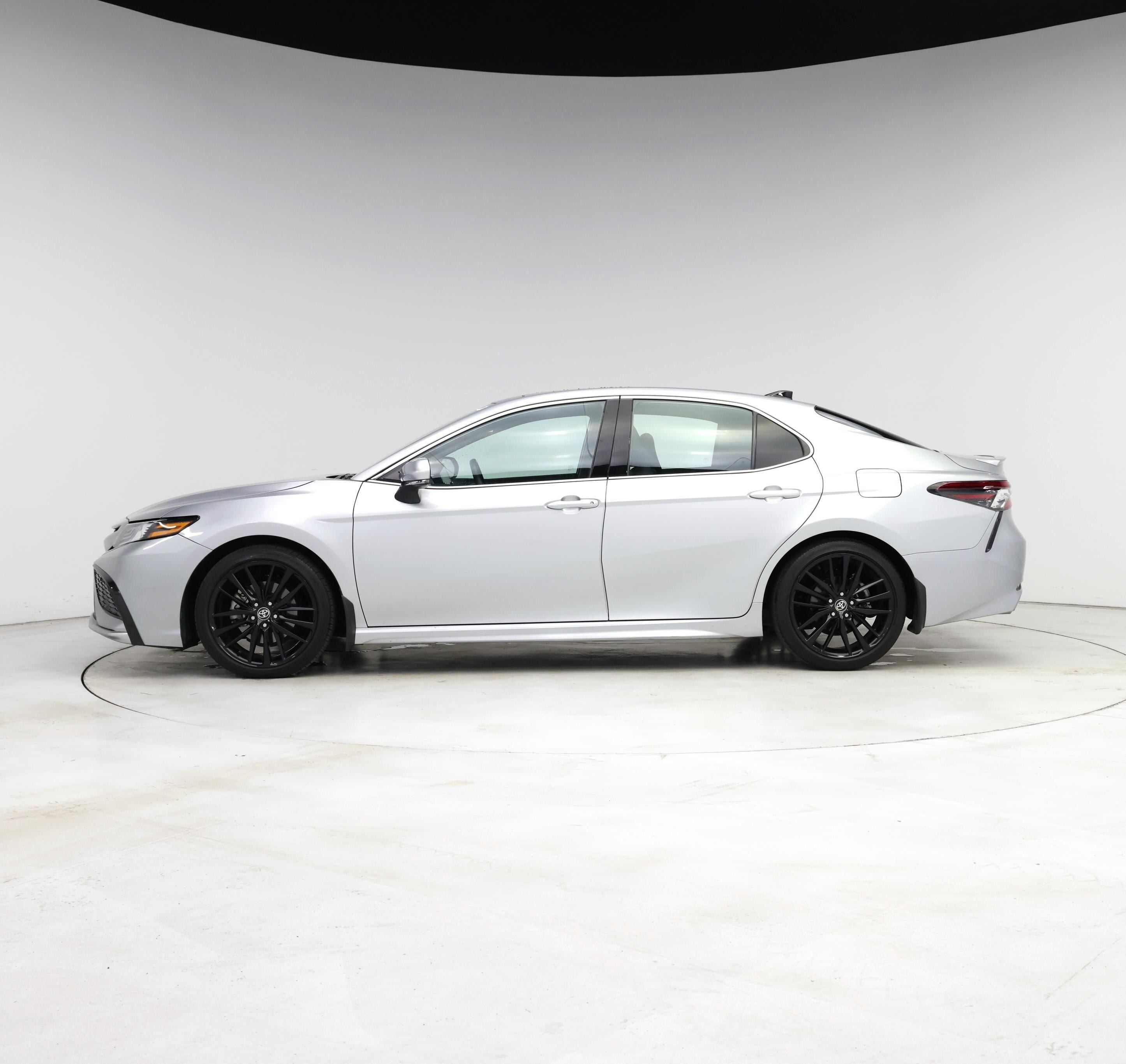 Thumbnail: 2022 Toyota Camry - 3
