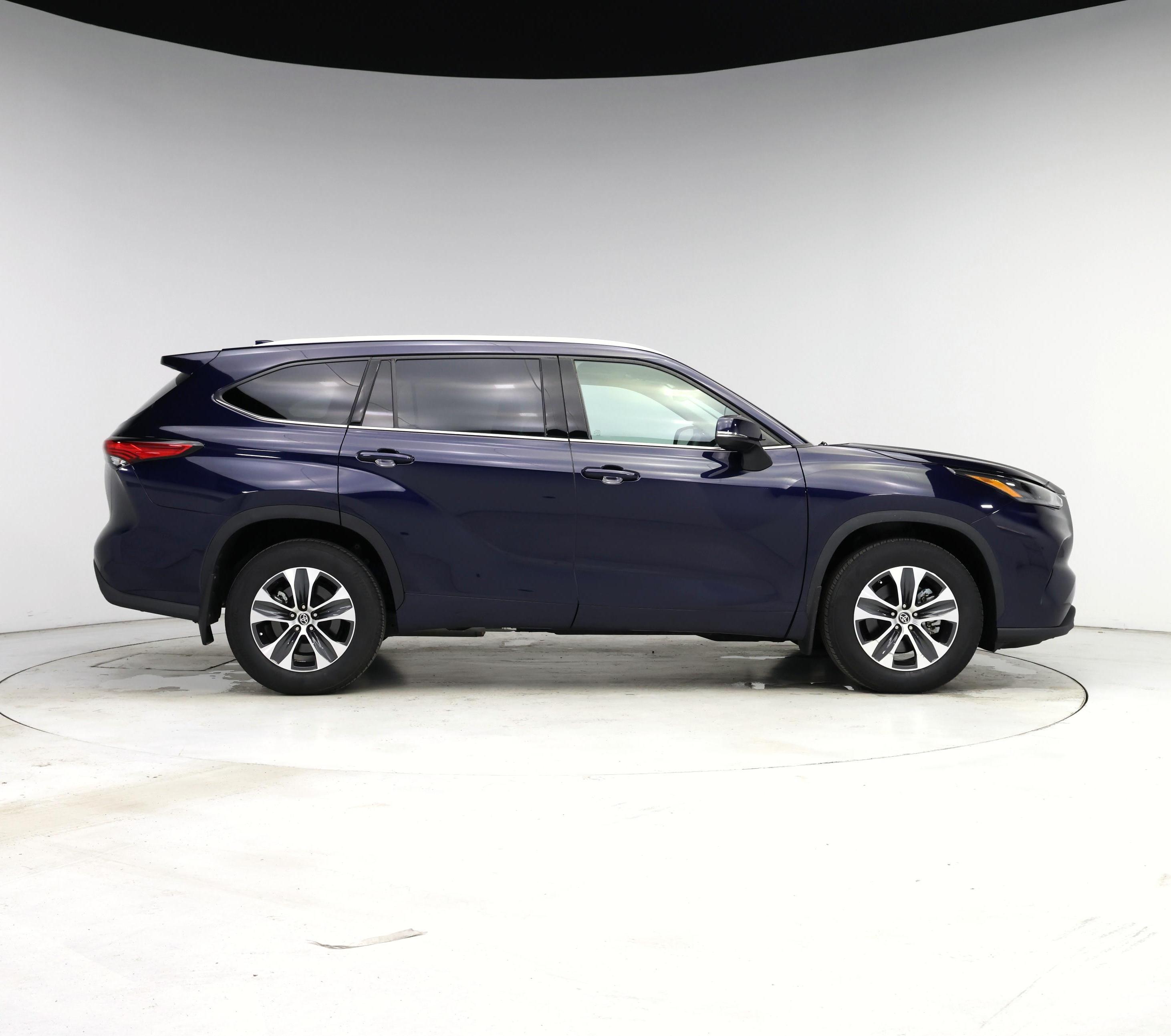 Thumbnail: 2022 Toyota Highlander - 7