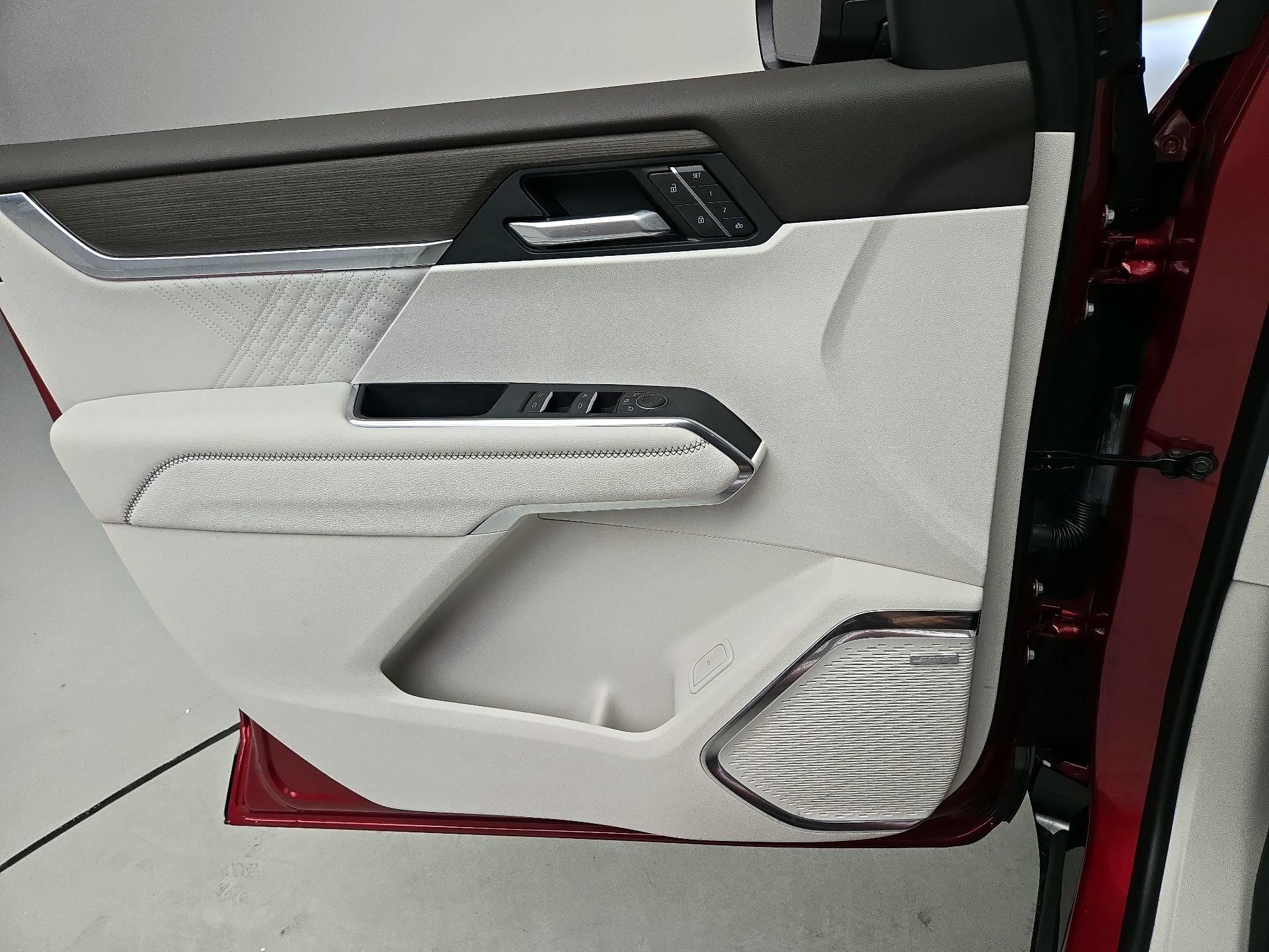 Thumbnail: 2025 GMC Acadia - 12