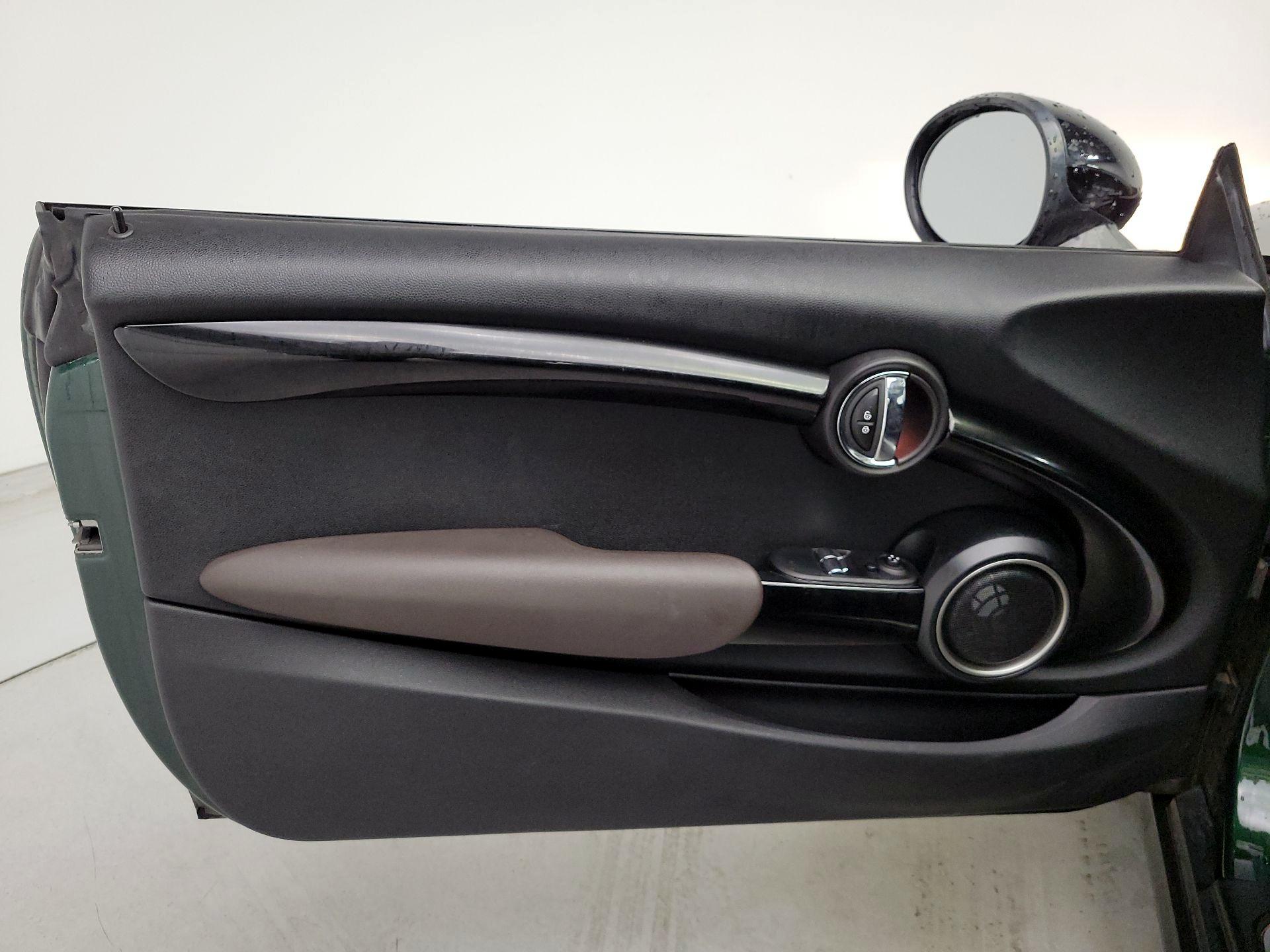 Thumbnail: 2015 MINI Cooper Hardtop - 12
