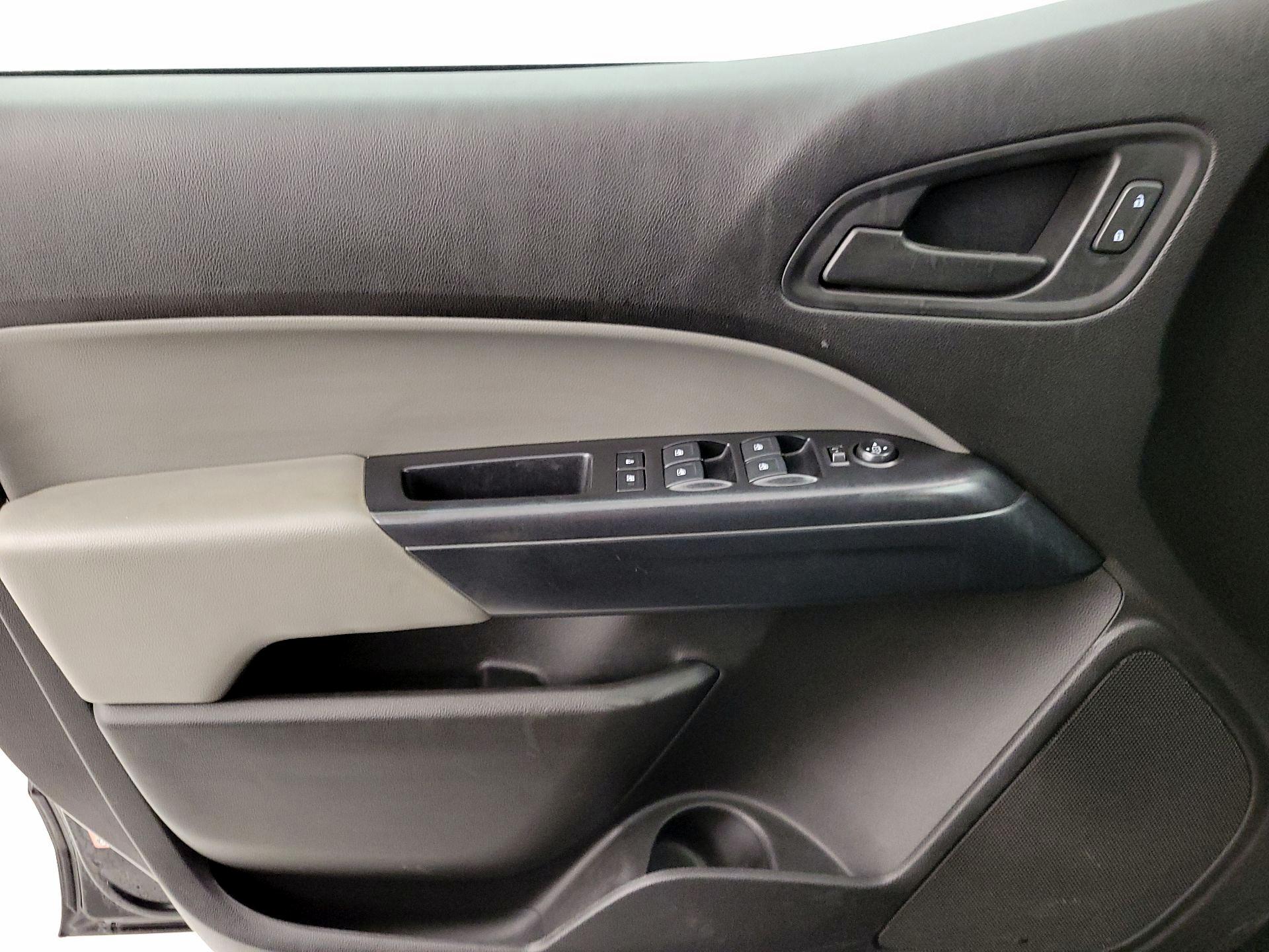 Thumbnail: 2019 Chevrolet Colorado - 12