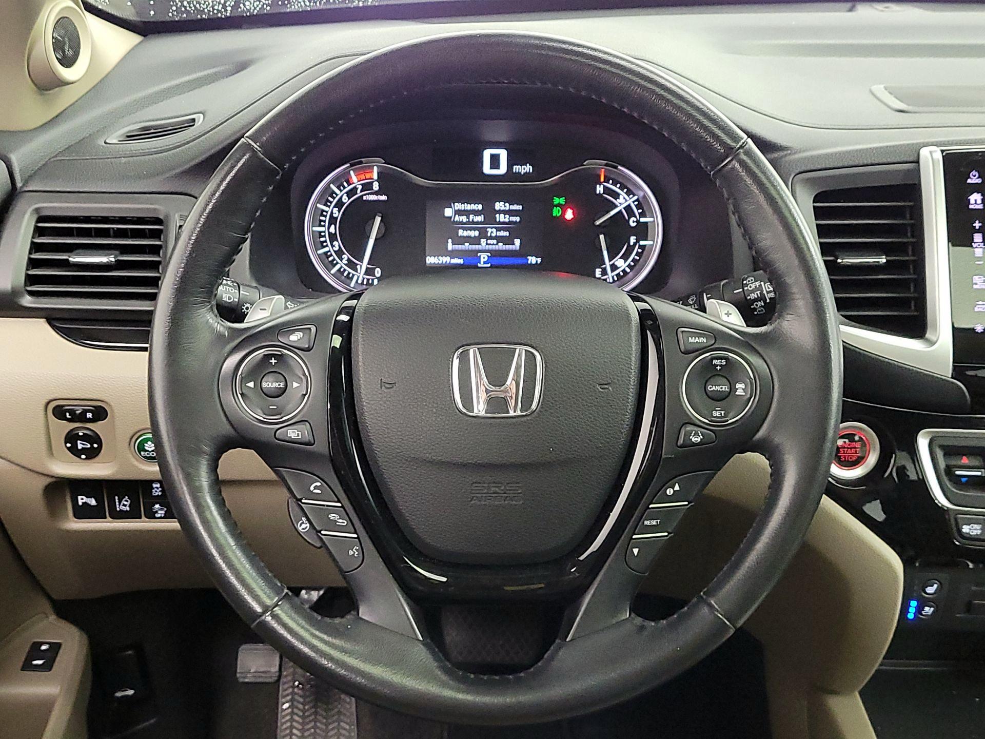 Thumbnail: 2018 Honda Pilot - 10