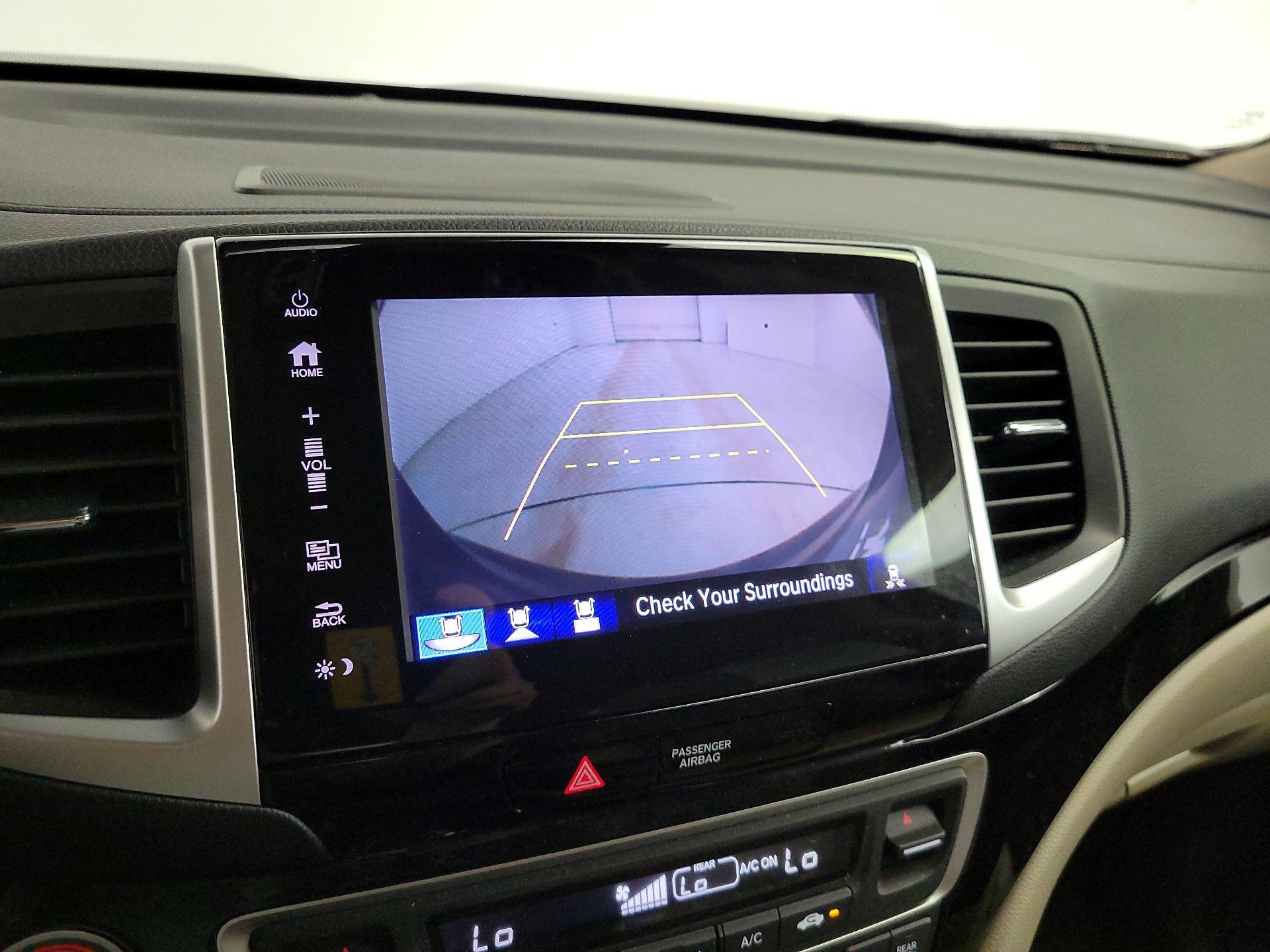 Thumbnail: 2018 Honda Pilot - 15