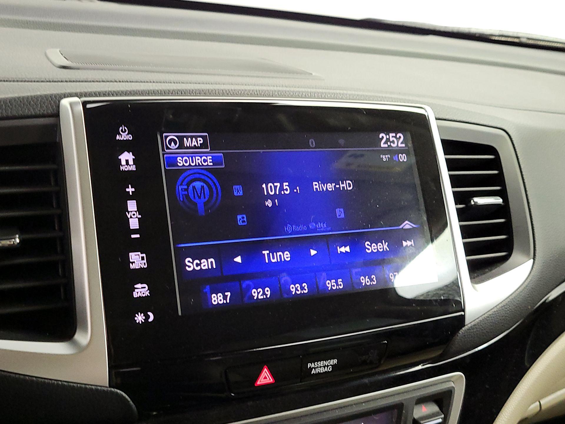 Thumbnail: 2018 Honda Pilot - 16