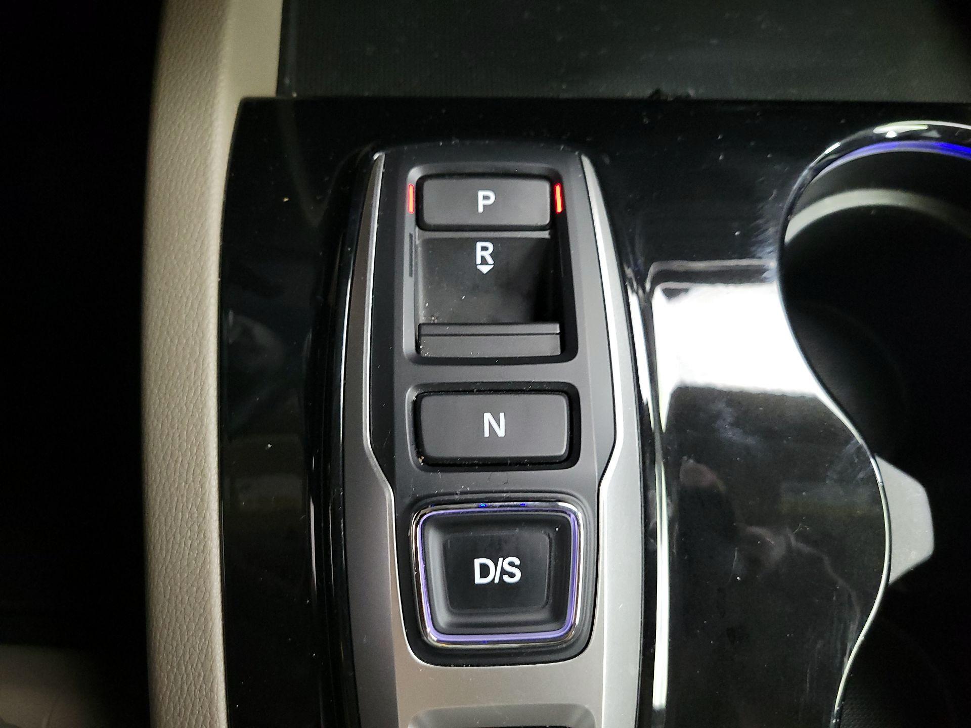 Thumbnail: 2018 Honda Pilot - 18