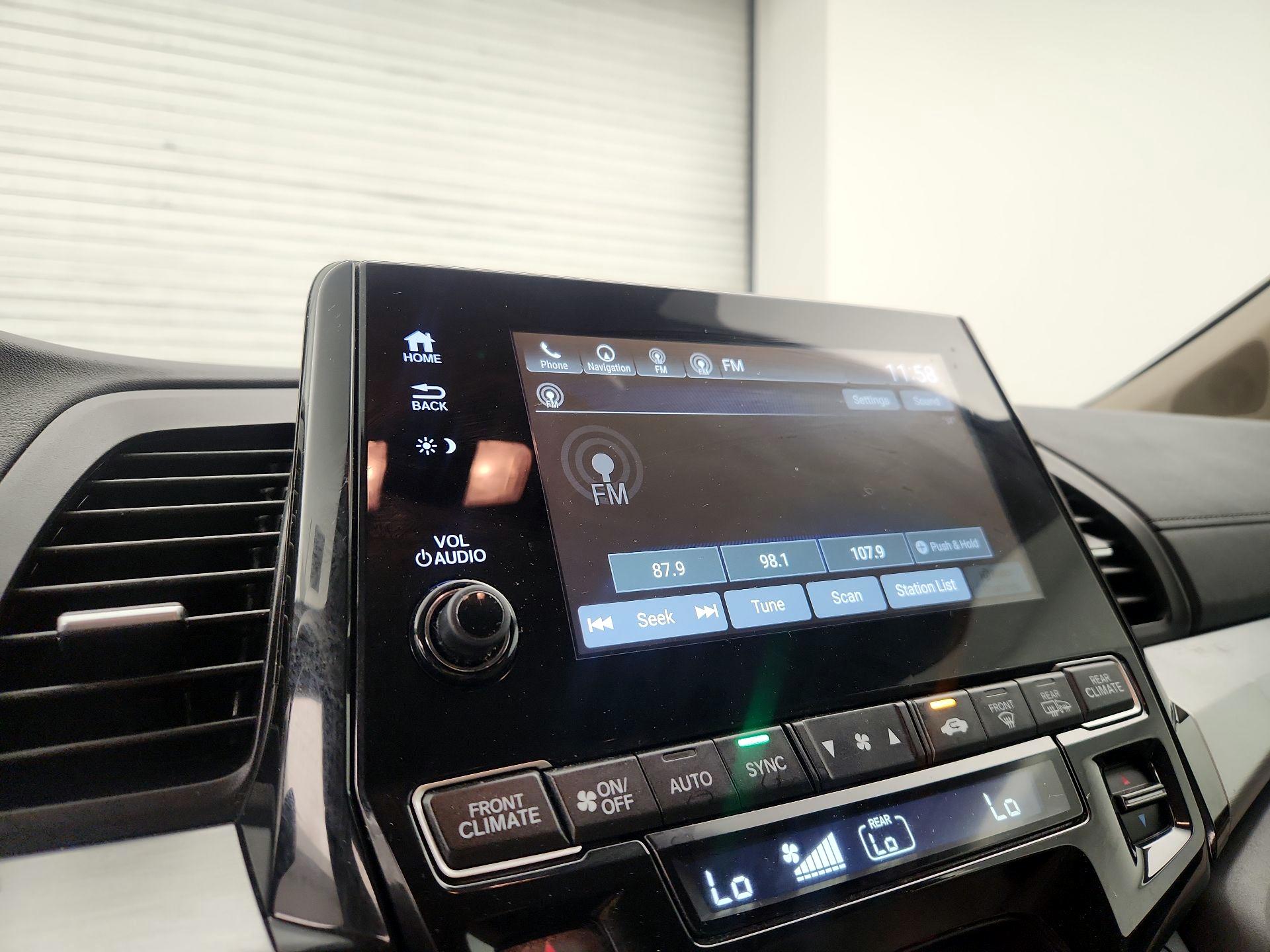 Thumbnail: 2019 Honda Odyssey - 16