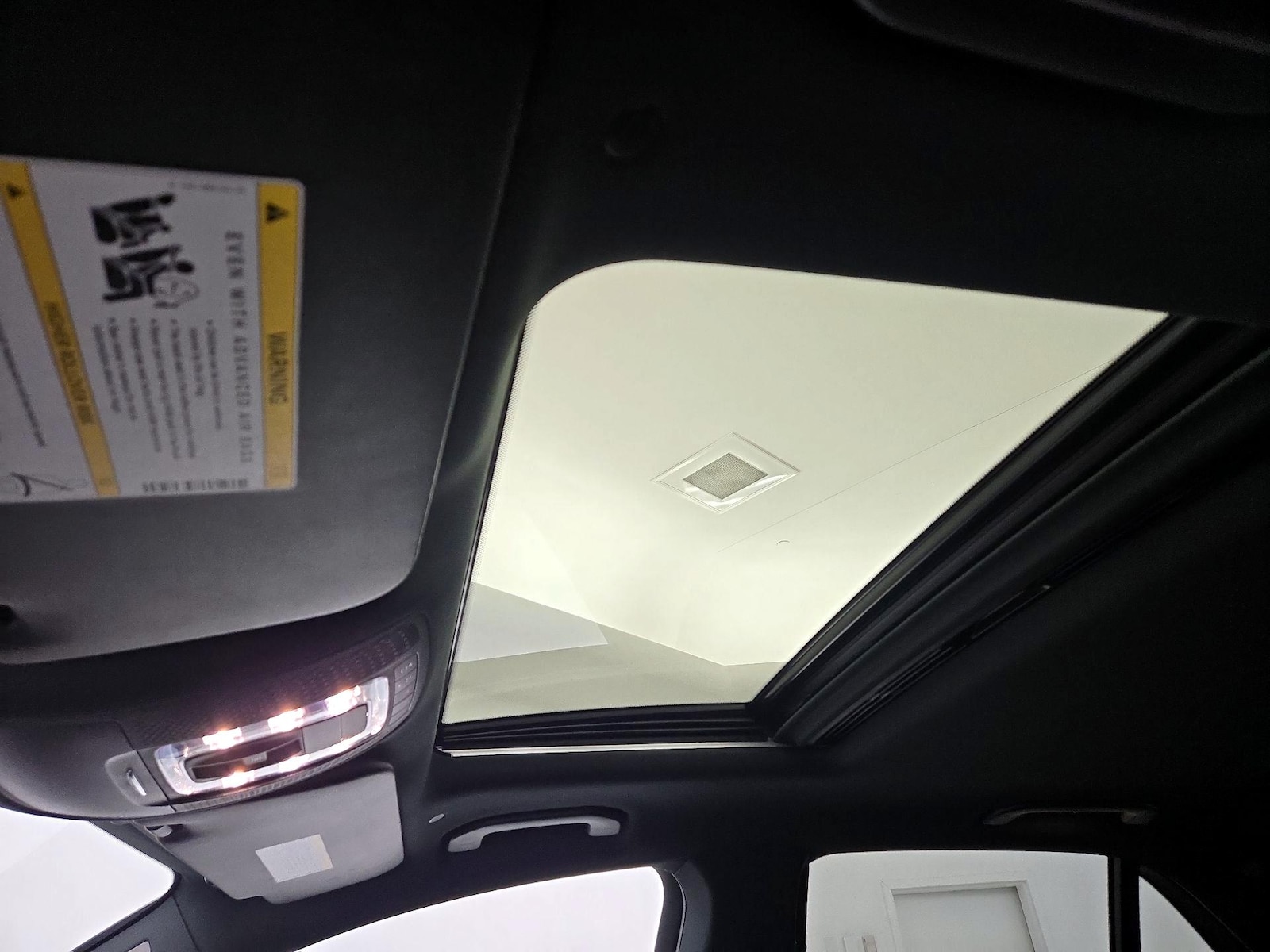 Sunroof(s) & Overhead Airbags