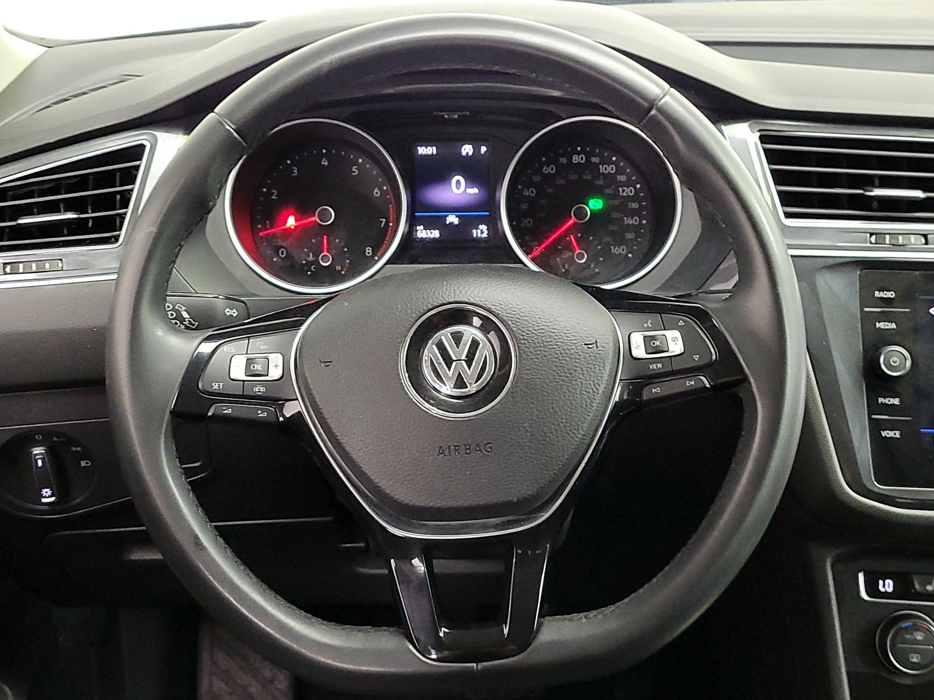 Thumbnail: 2020 Volkswagen Tiguan - 10