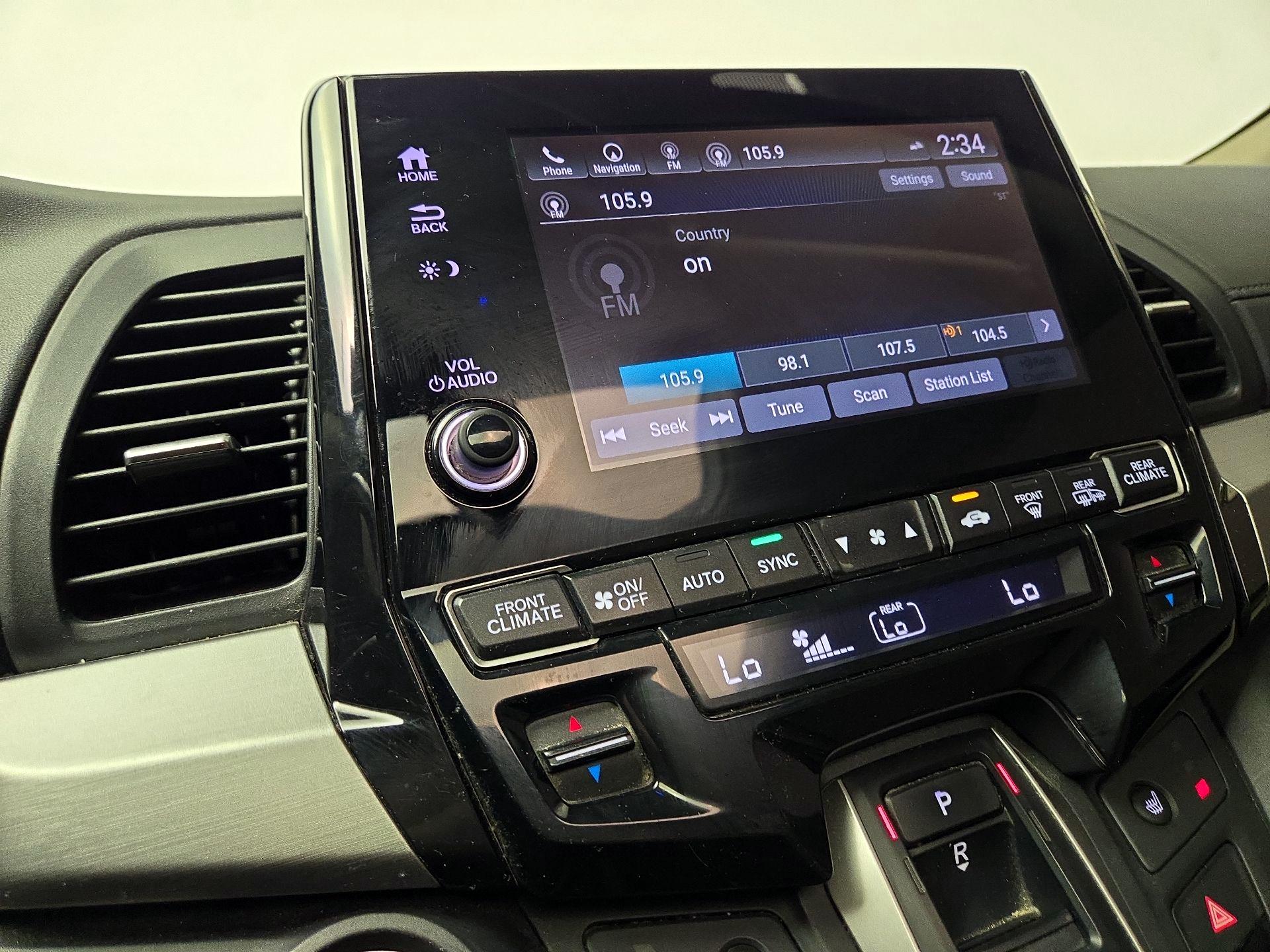 Thumbnail: 2018 Honda Odyssey - 16