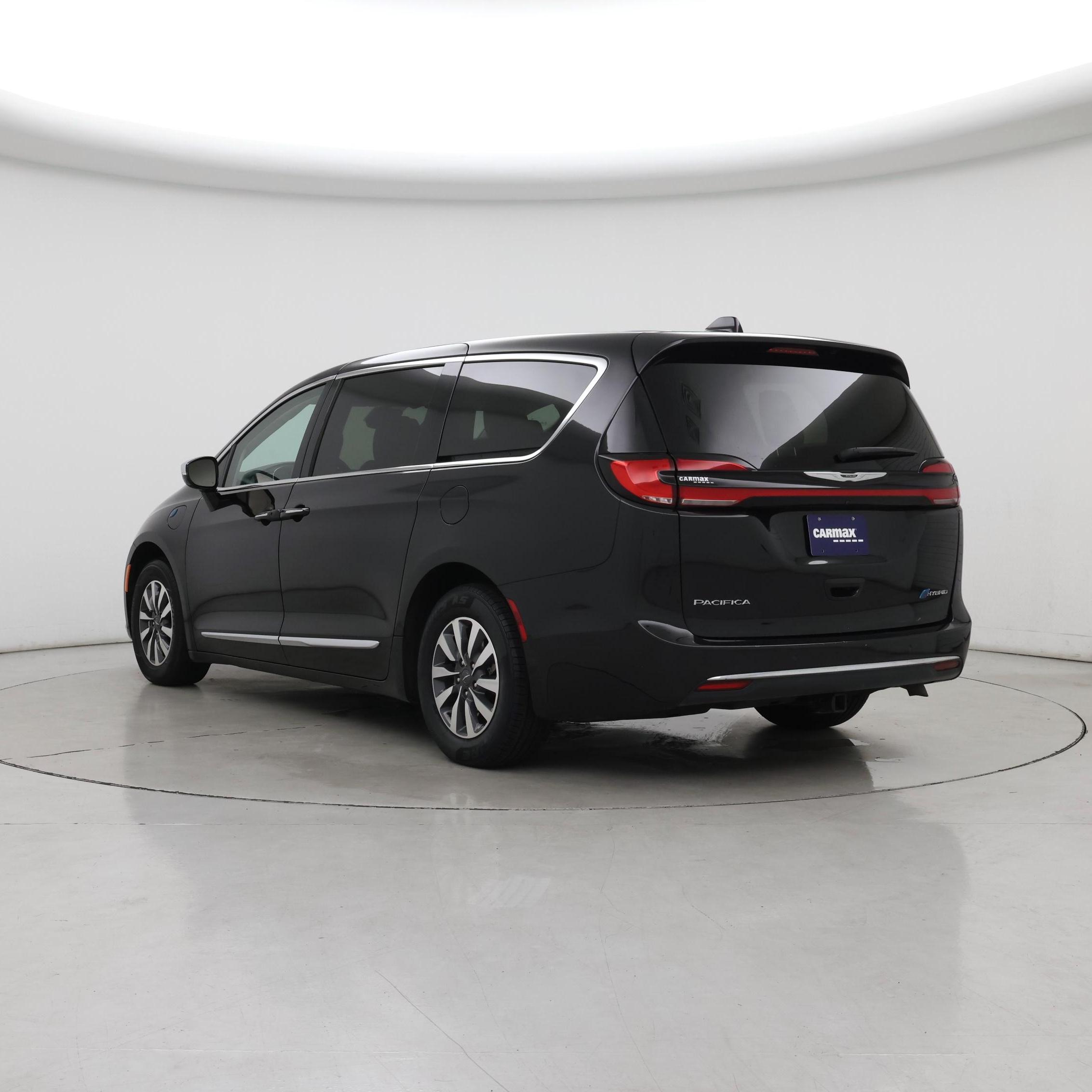 Thumbnail: 2023 Chrysler Pacifica - 2