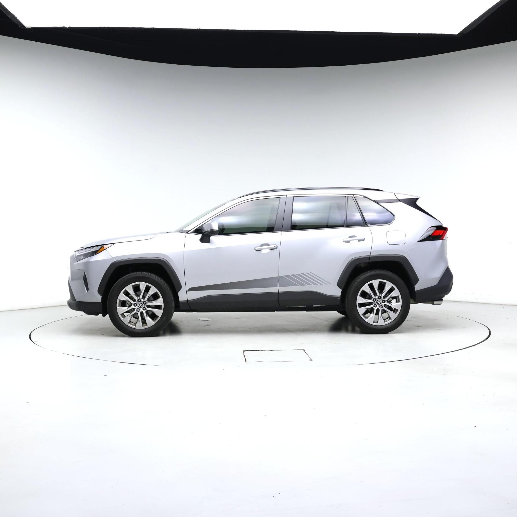 Thumbnail: 2025 Toyota RAV4 - 3