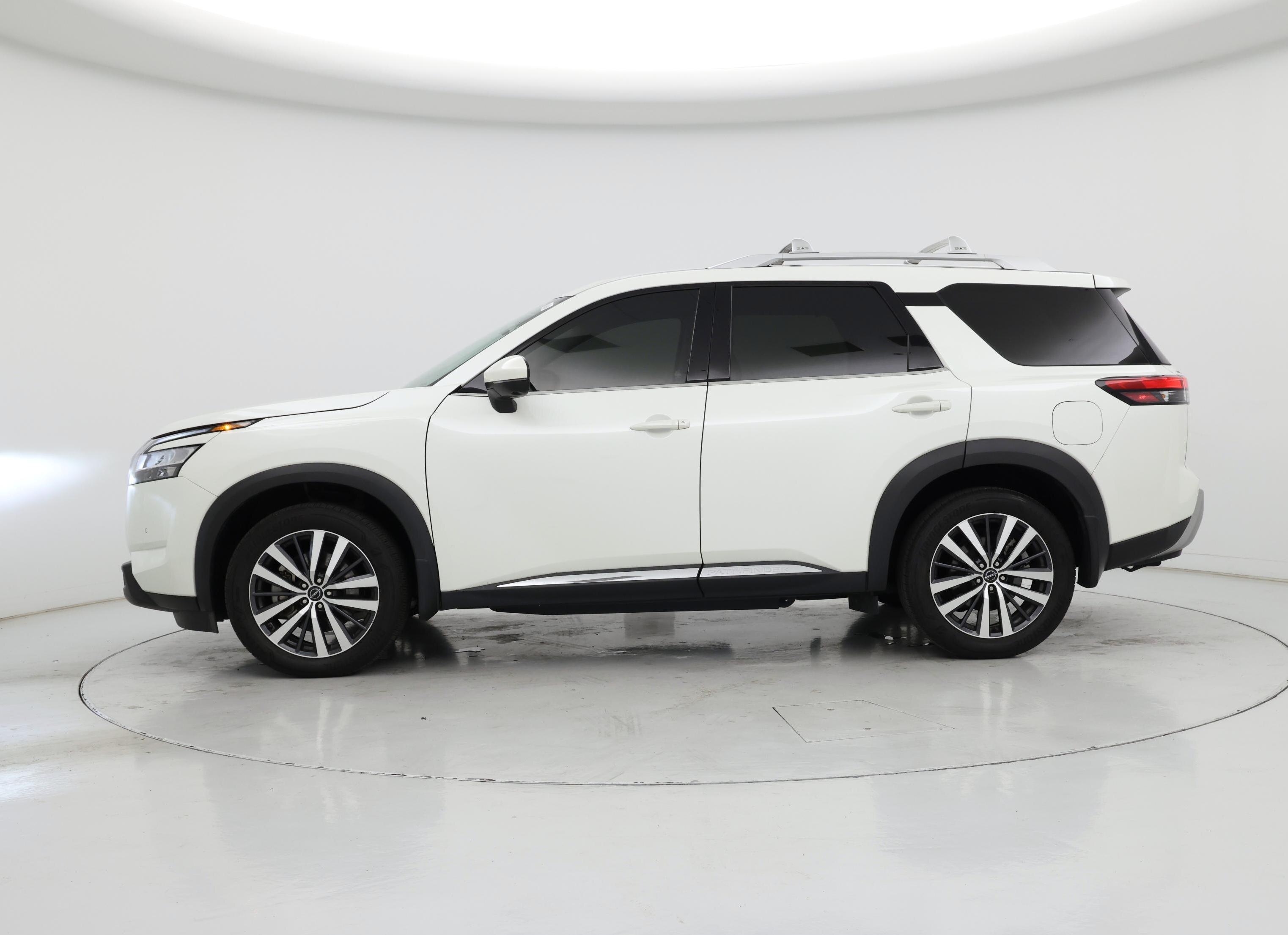 Thumbnail: 2022 Nissan Pathfinder - 3