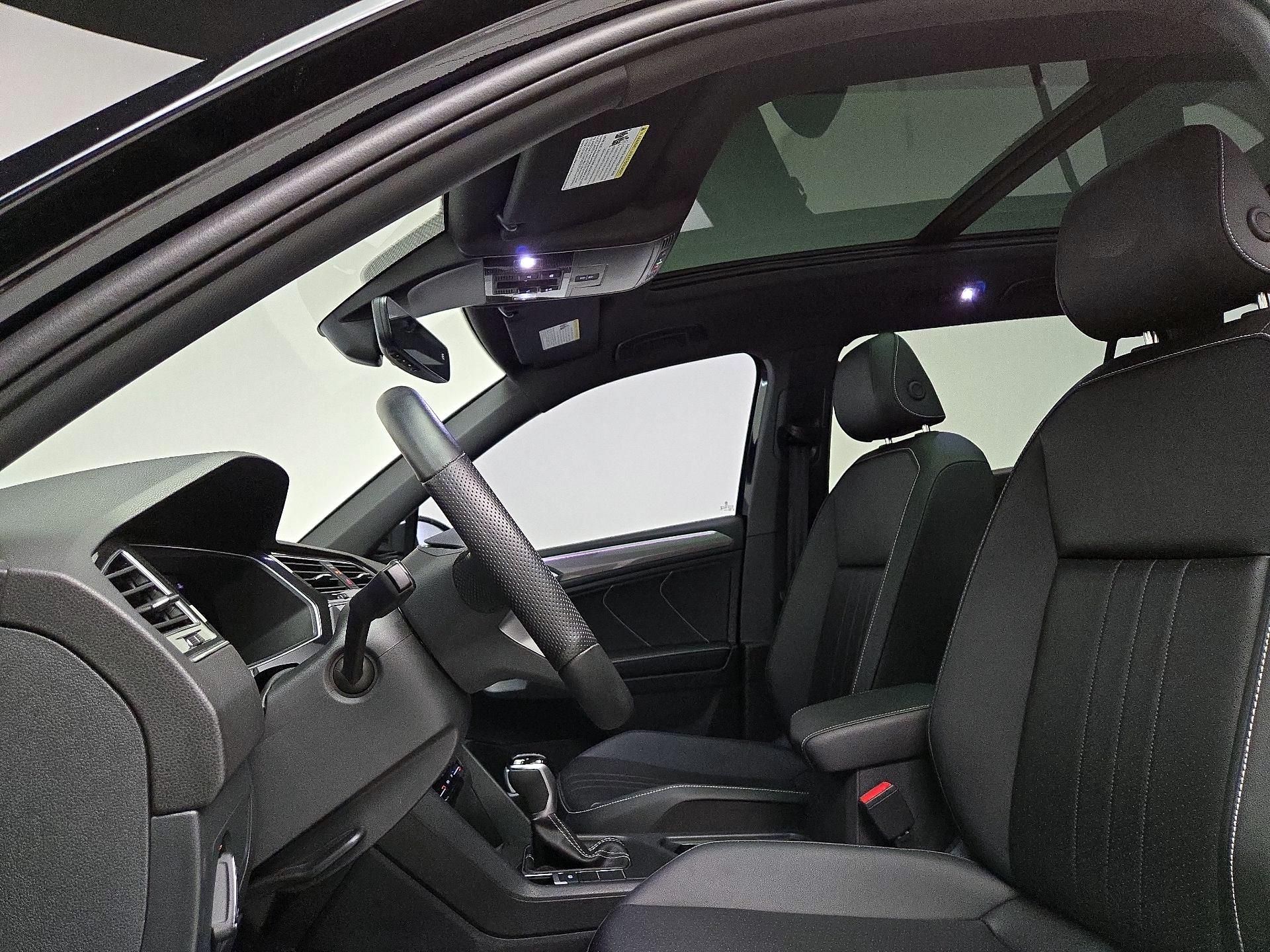 Thumbnail: 2024 Volkswagen Tiguan - 19
