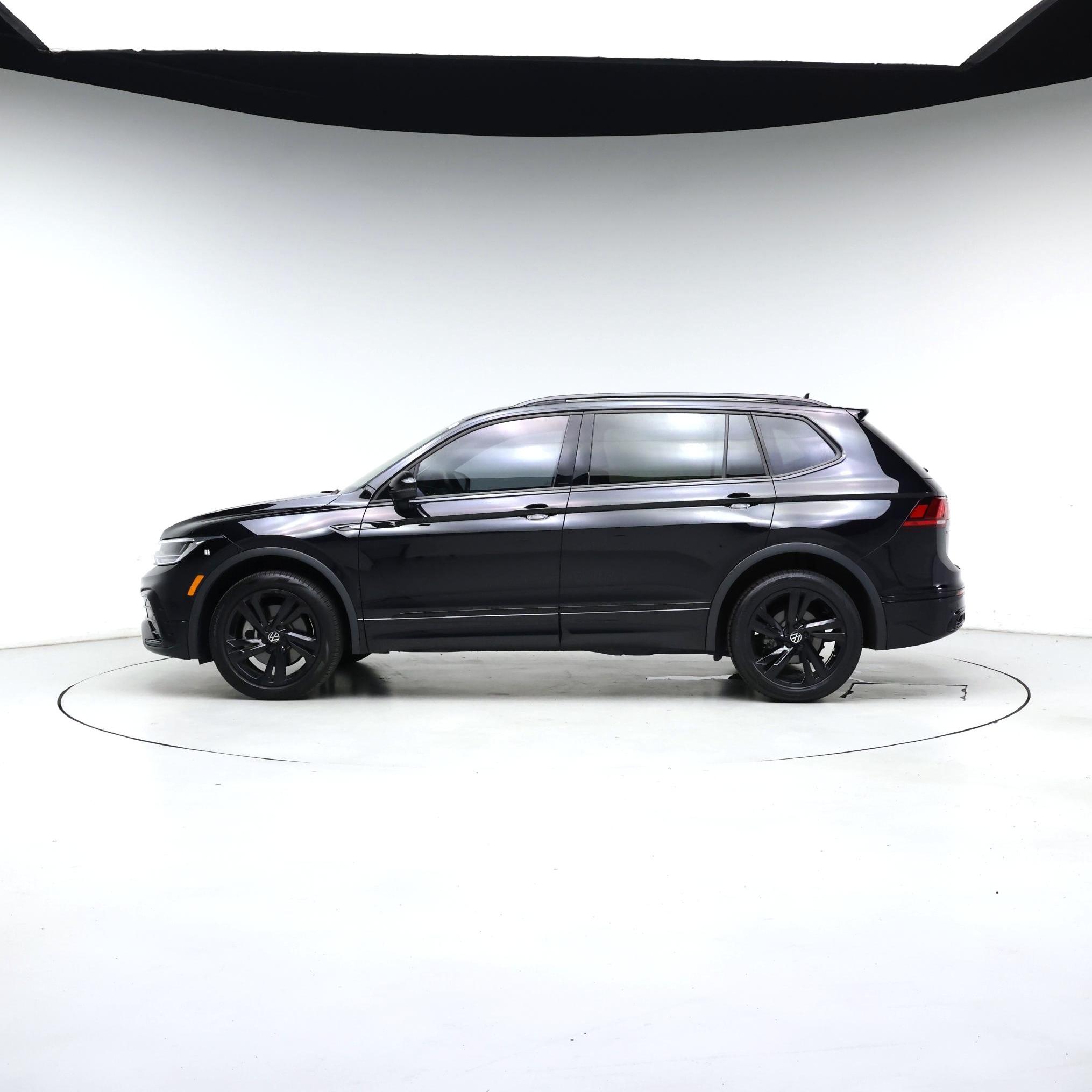 Thumbnail: 2024 Volkswagen Tiguan - 3