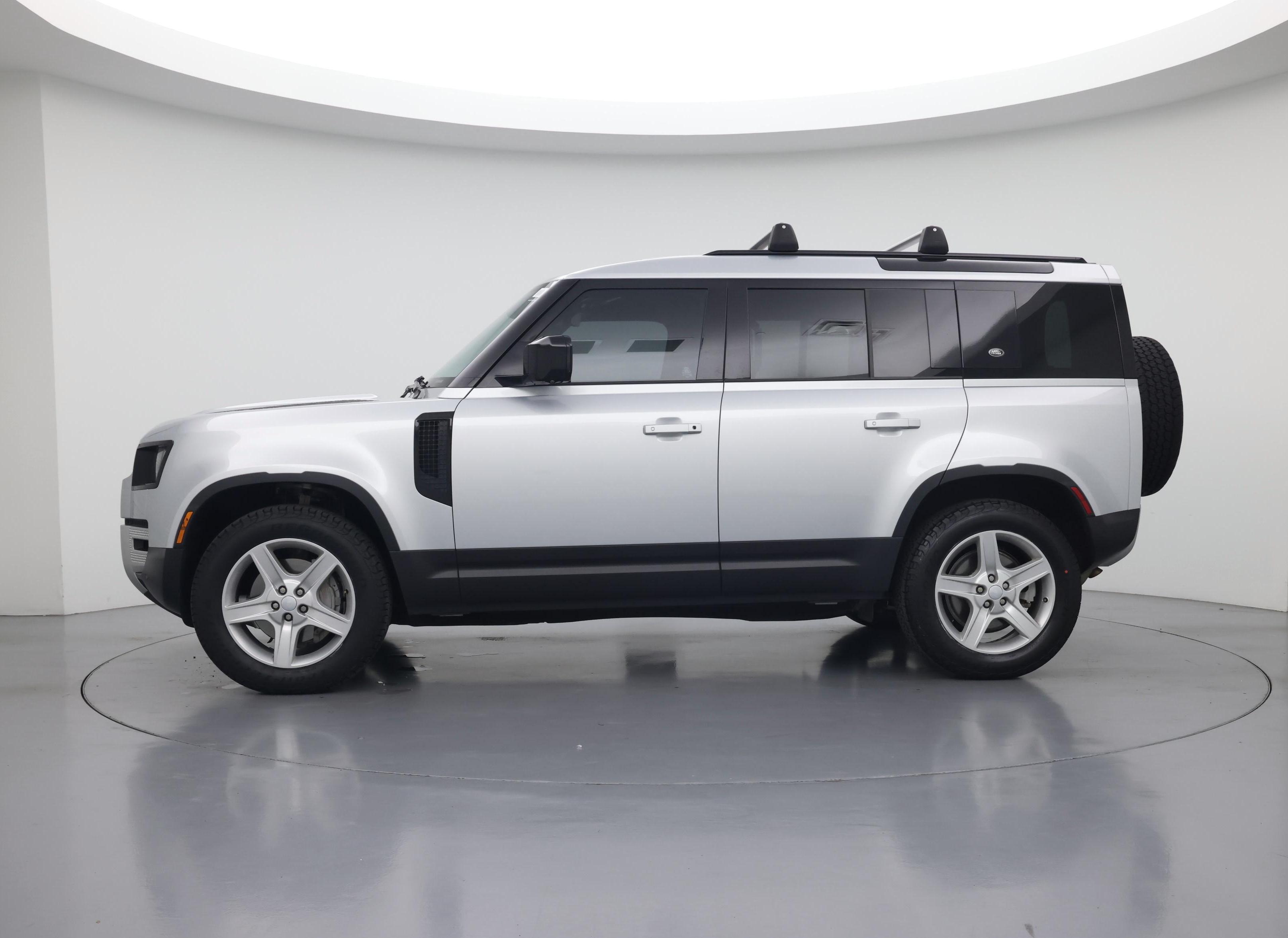 Thumbnail: 2023 Land Rover Defender - 3