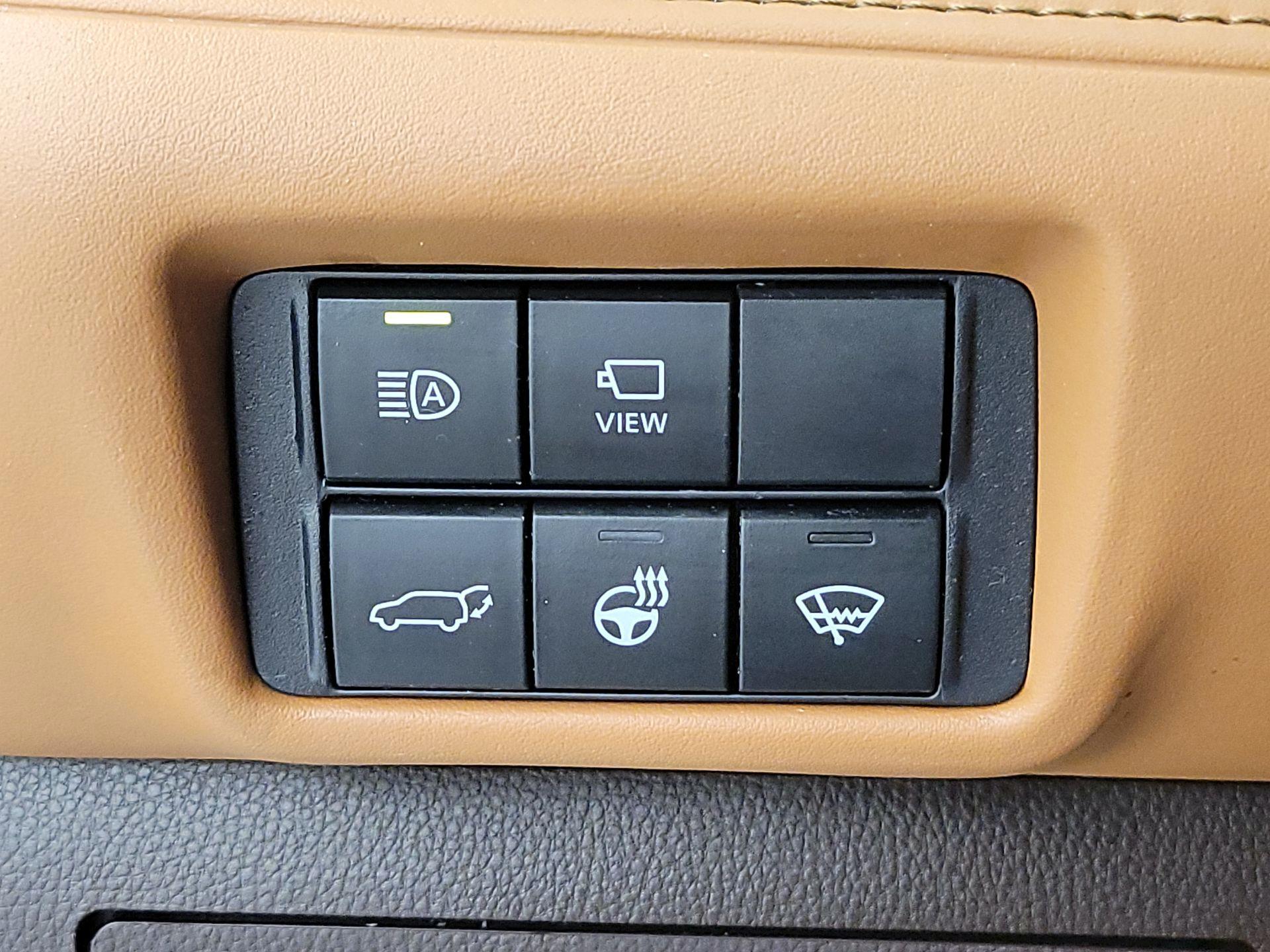 Thumbnail: 2022 Toyota Highlander - 13