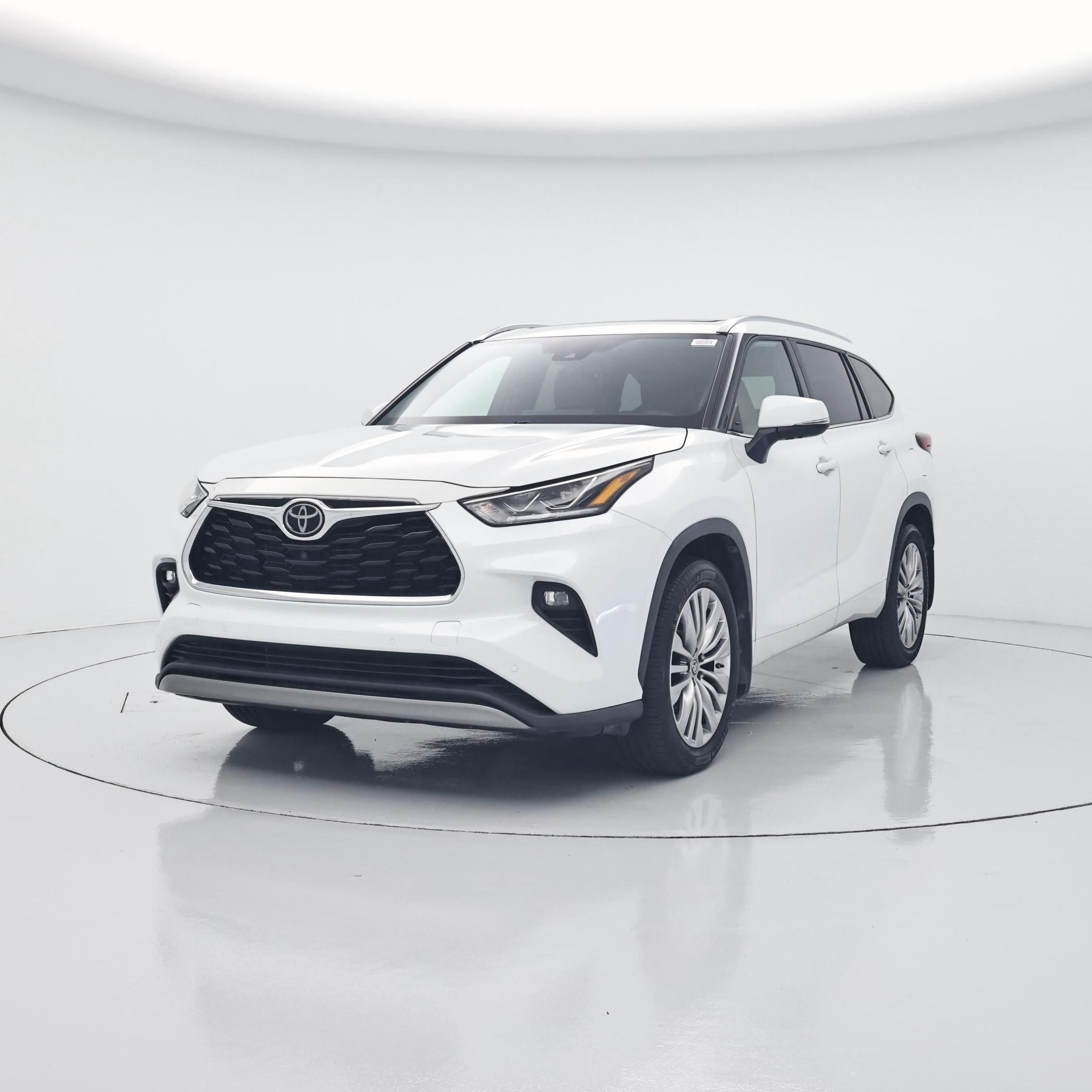Thumbnail: 2022 Toyota Highlander - 4