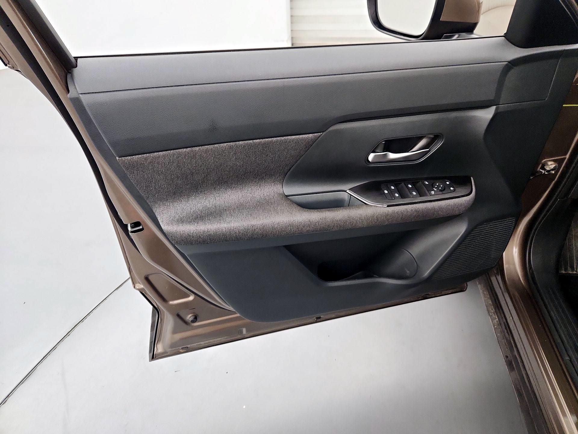 Thumbnail: 2025 Nissan Kicks - 12