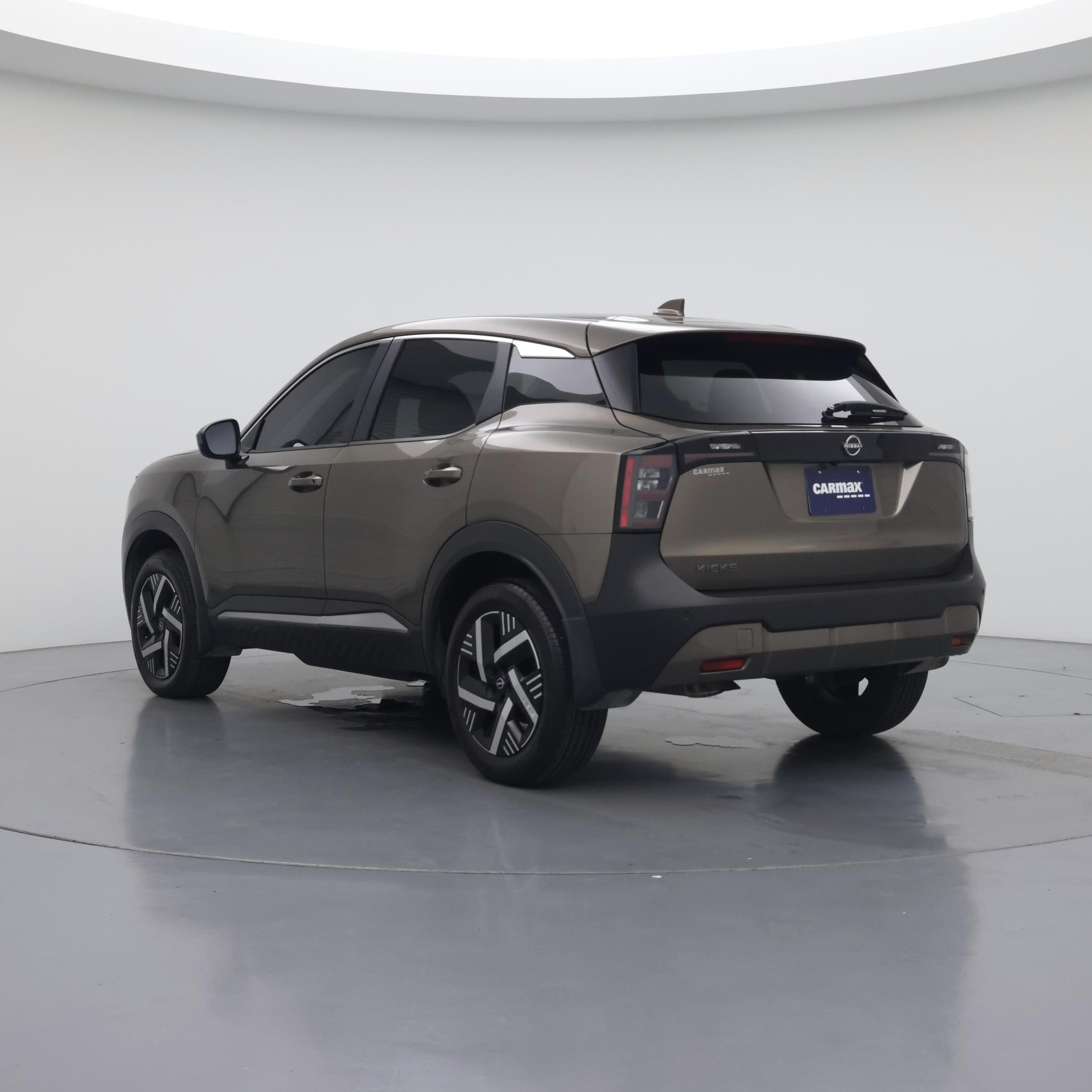 Thumbnail: 2025 Nissan Kicks - 2