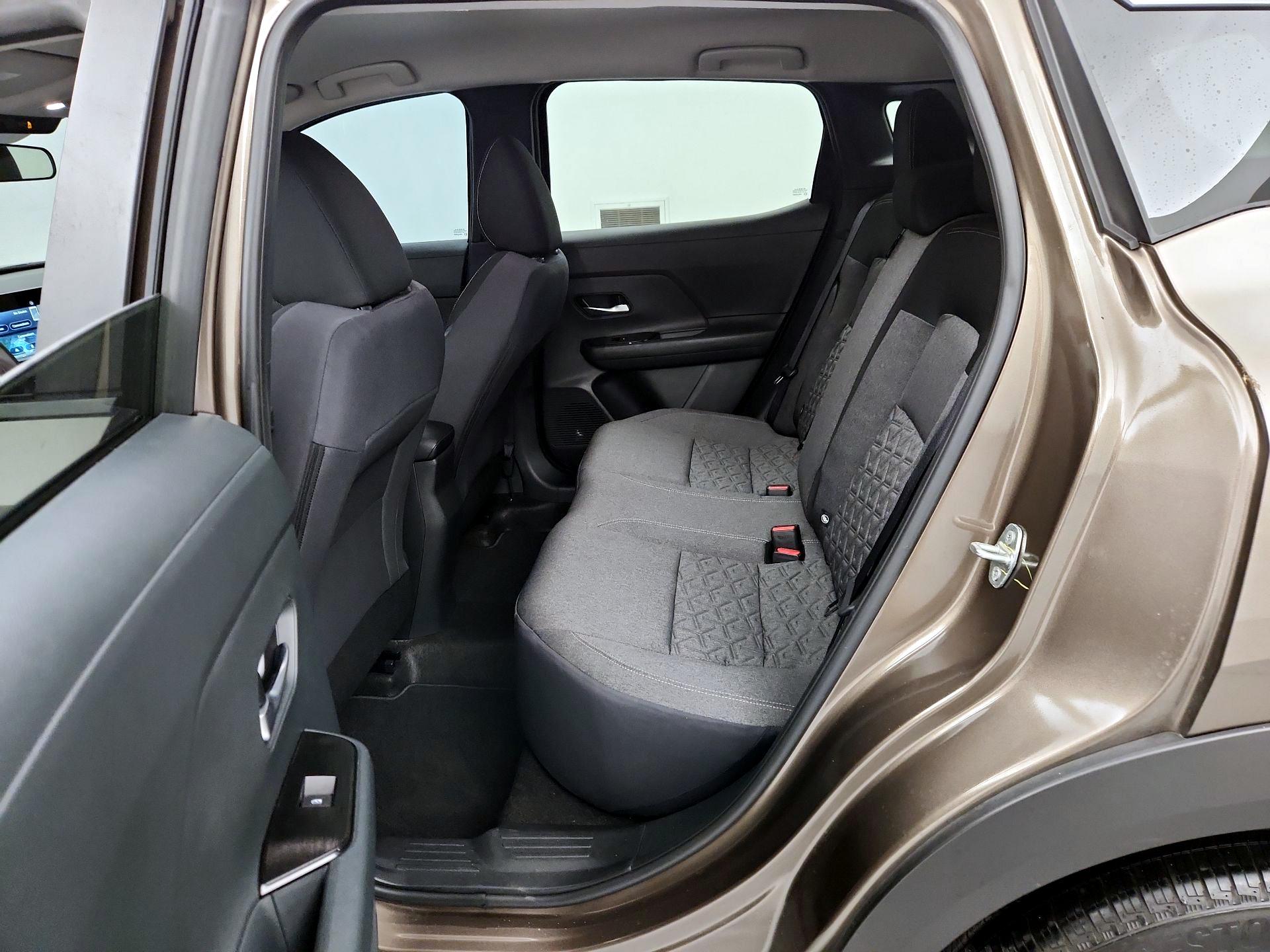 Thumbnail: 2025 Nissan Kicks - 19