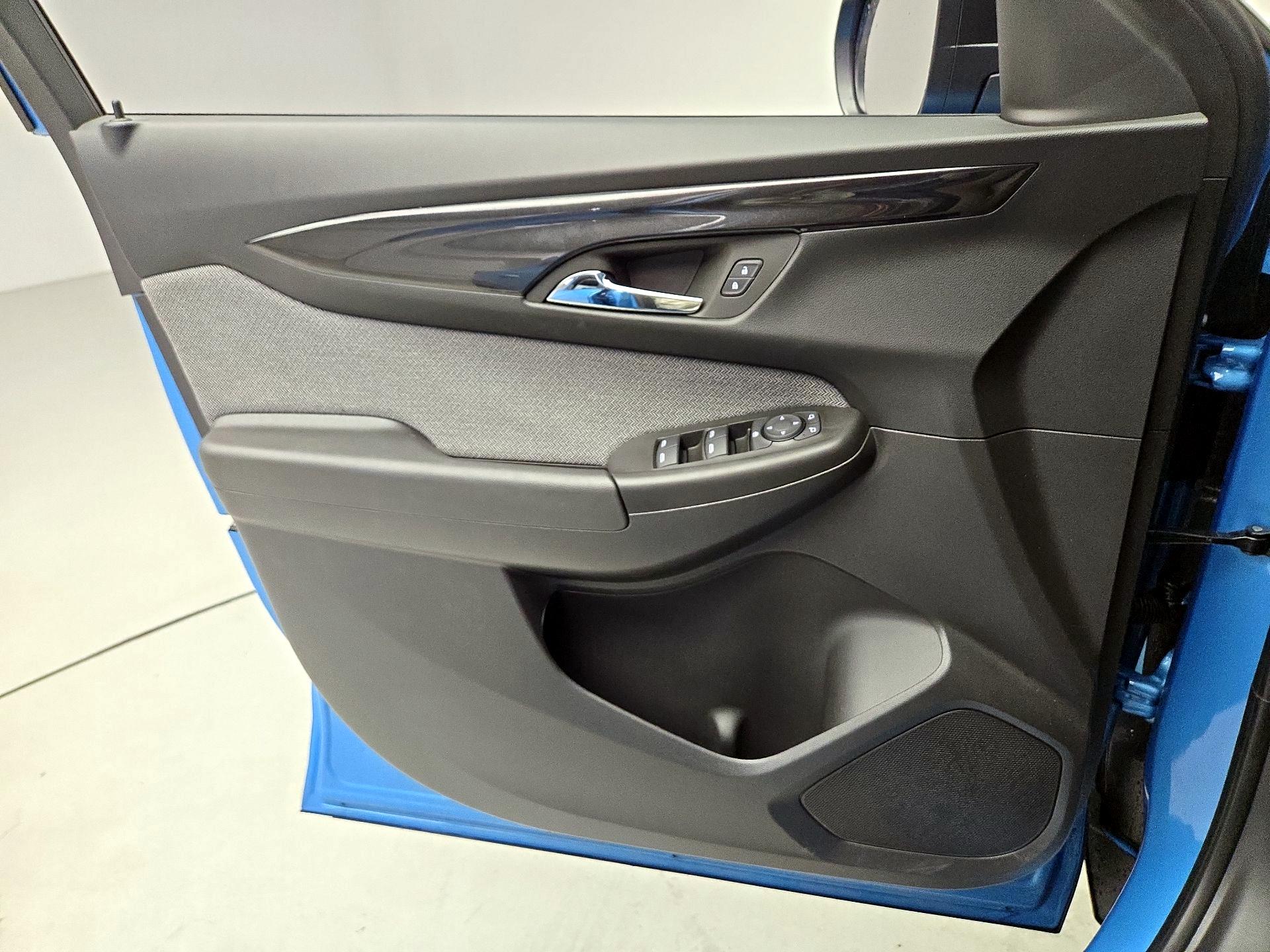 Thumbnail: 2025 Chevrolet TrailBlazer - 12