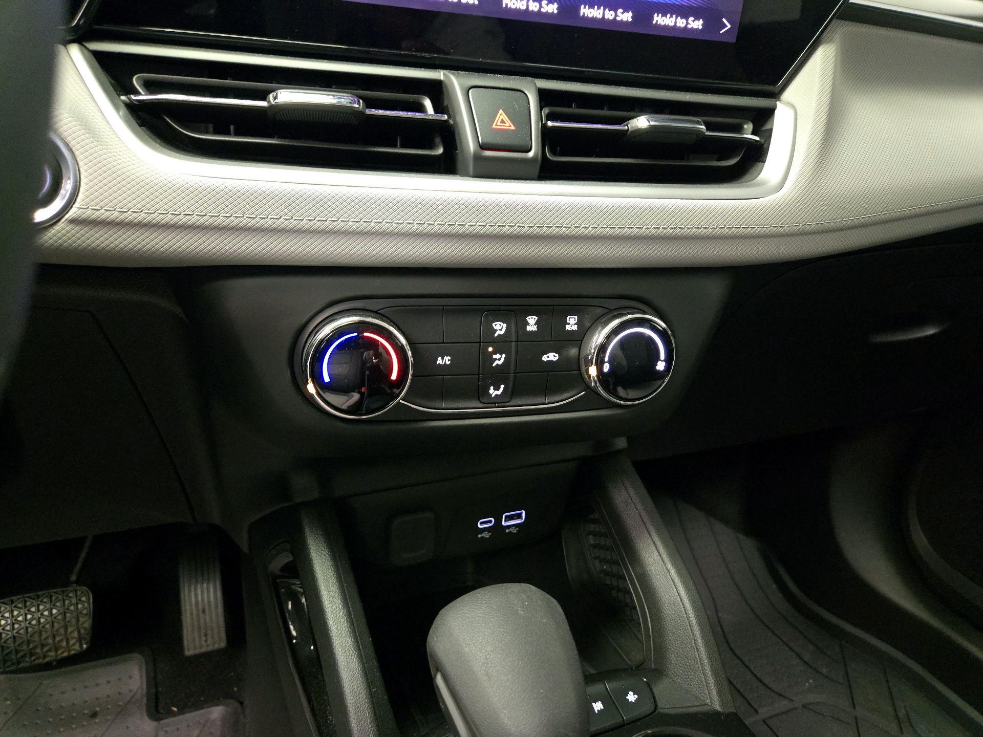 Thumbnail: 2025 Chevrolet TrailBlazer - 16
