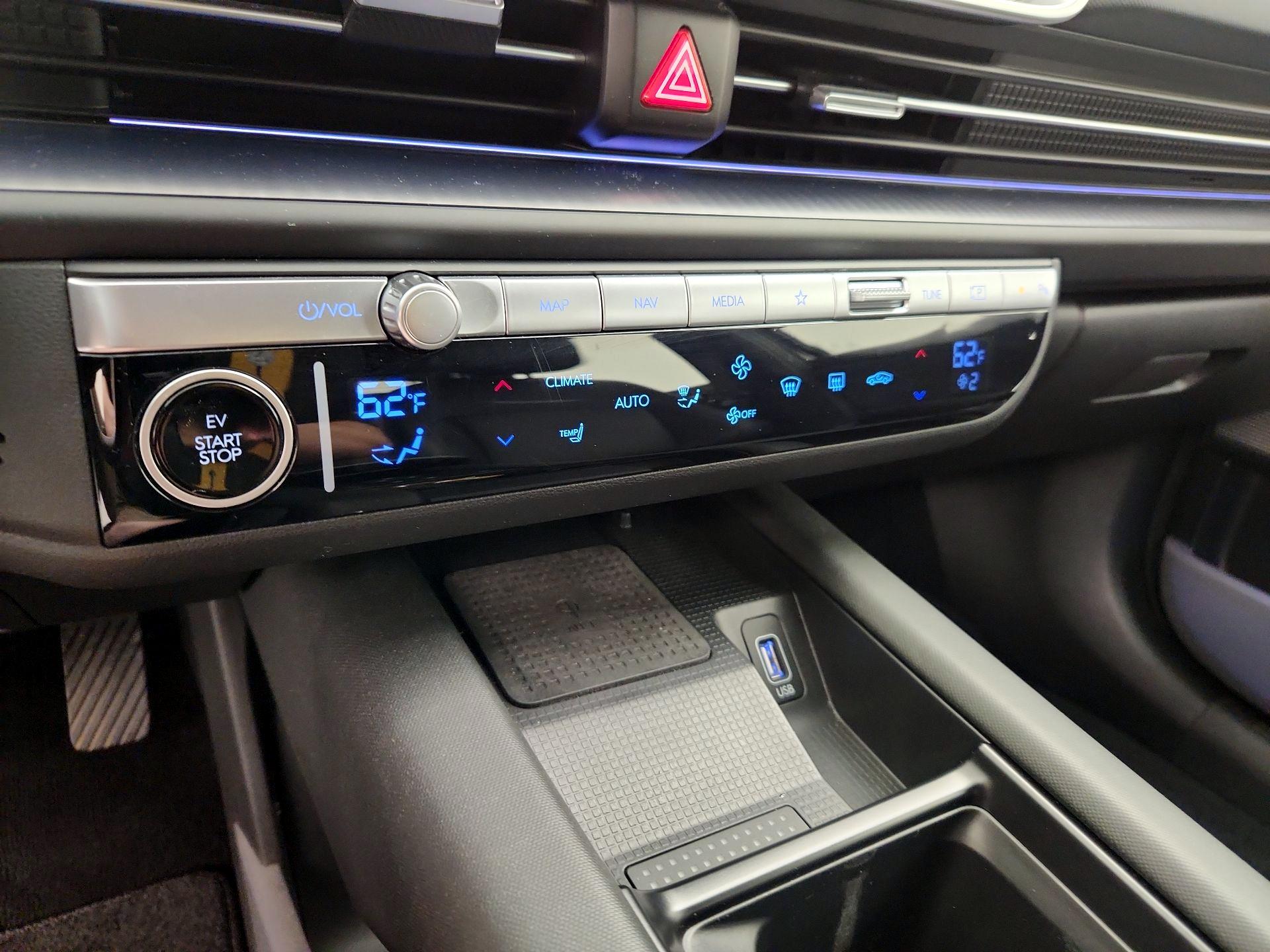 Thumbnail: 2023 Hyundai Ioniq 6 - 17