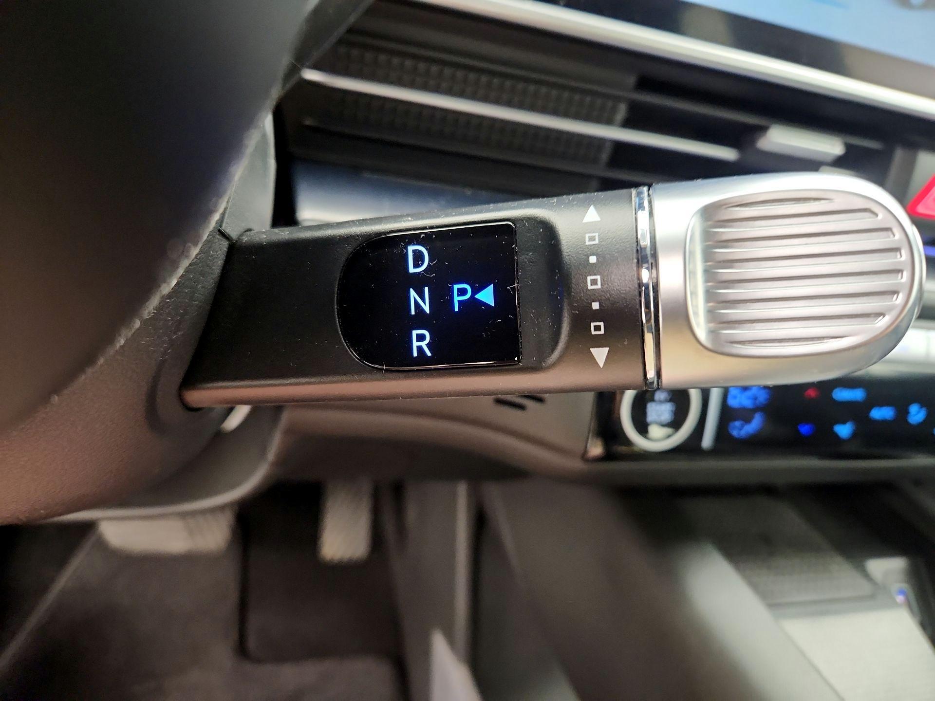 Thumbnail: 2023 Hyundai Ioniq 6 - 18