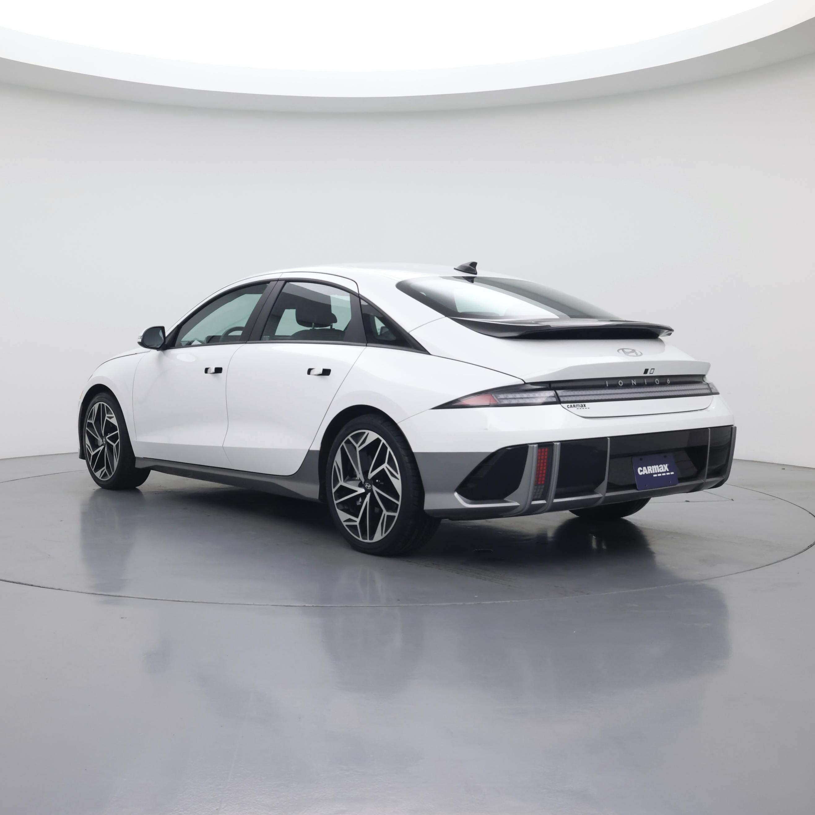 Thumbnail: 2023 Hyundai Ioniq 6 - 2