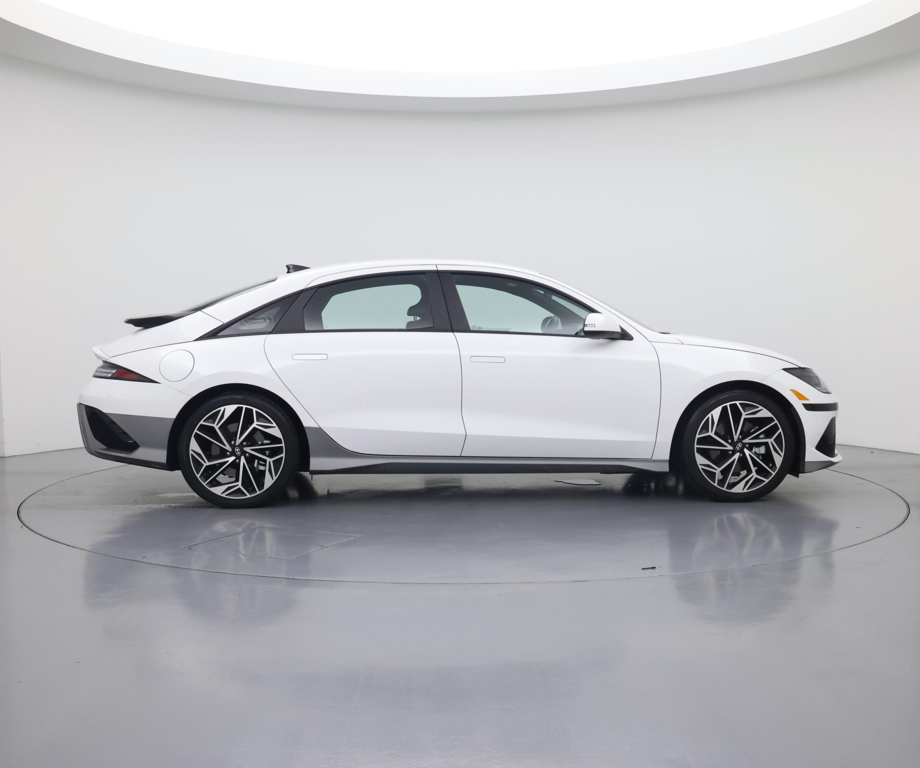 Thumbnail: 2023 Hyundai Ioniq 6 - 7