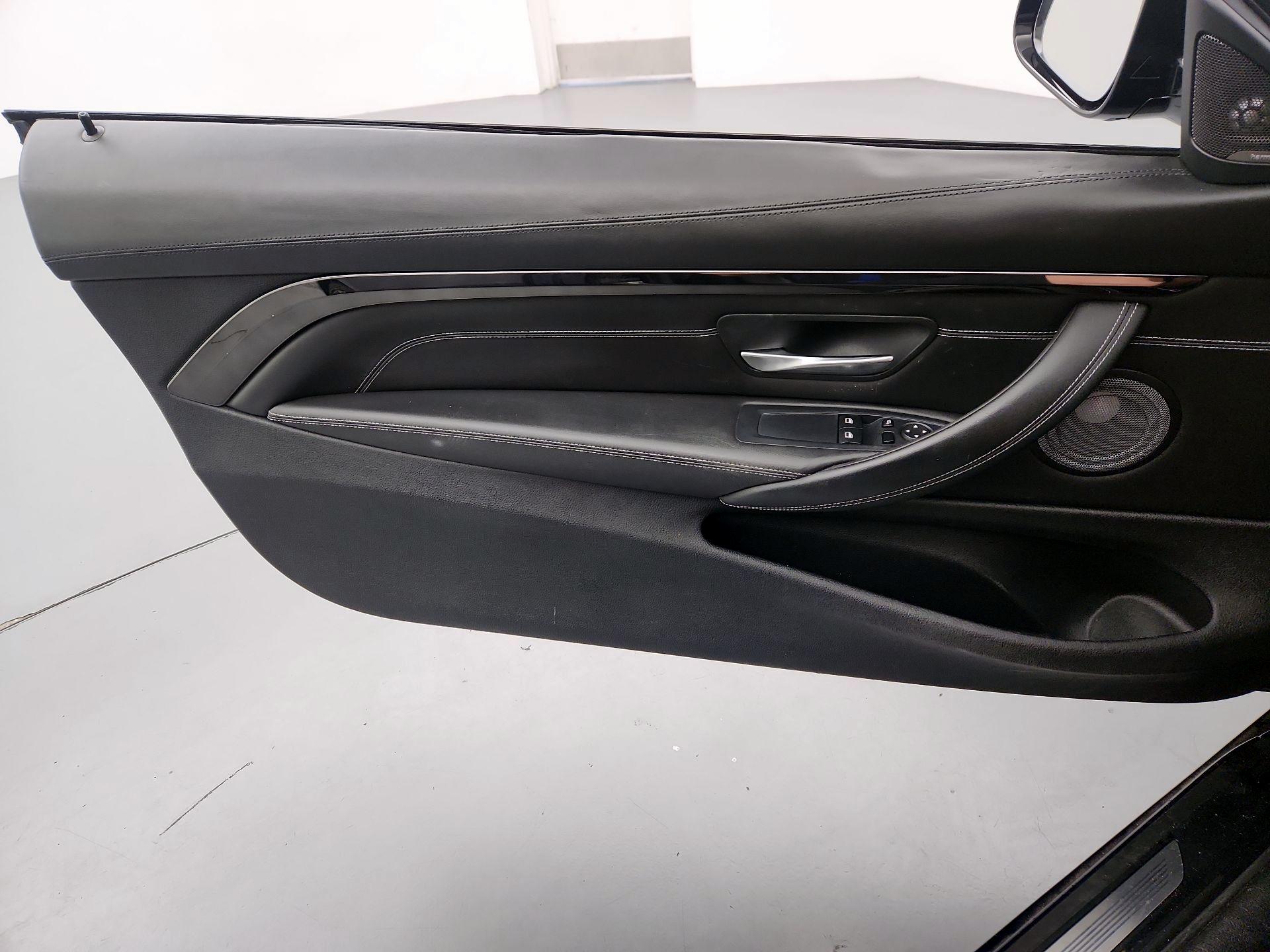 Thumbnail: 2016 BMW M4 - 12