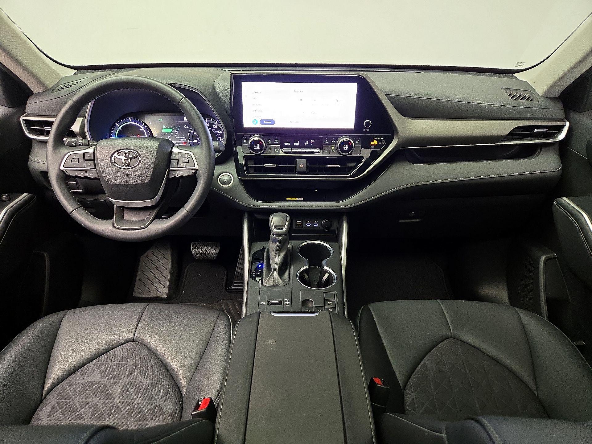 Thumbnail: 2024 Toyota Highlander - 9