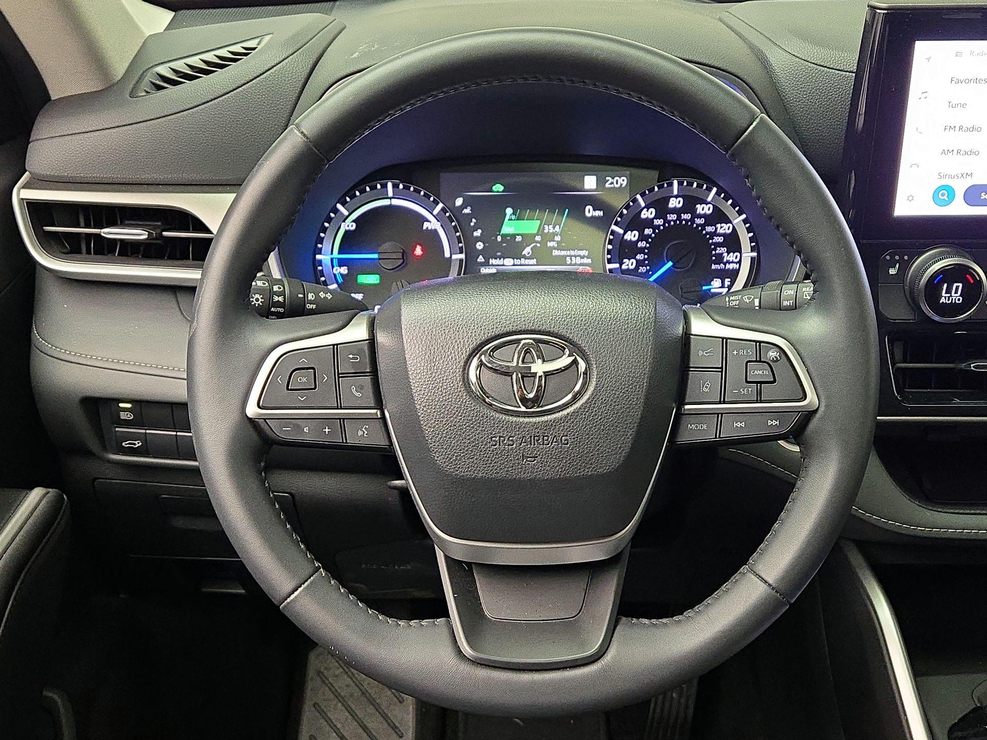 Thumbnail: 2024 Toyota Highlander - 10