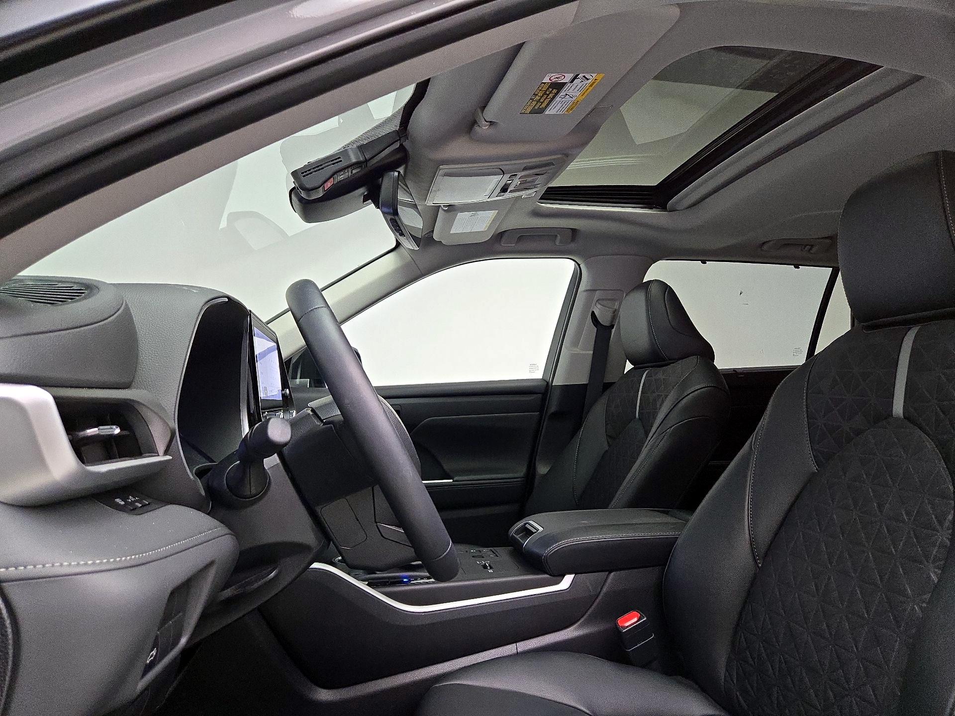 Thumbnail: 2024 Toyota Highlander - 19