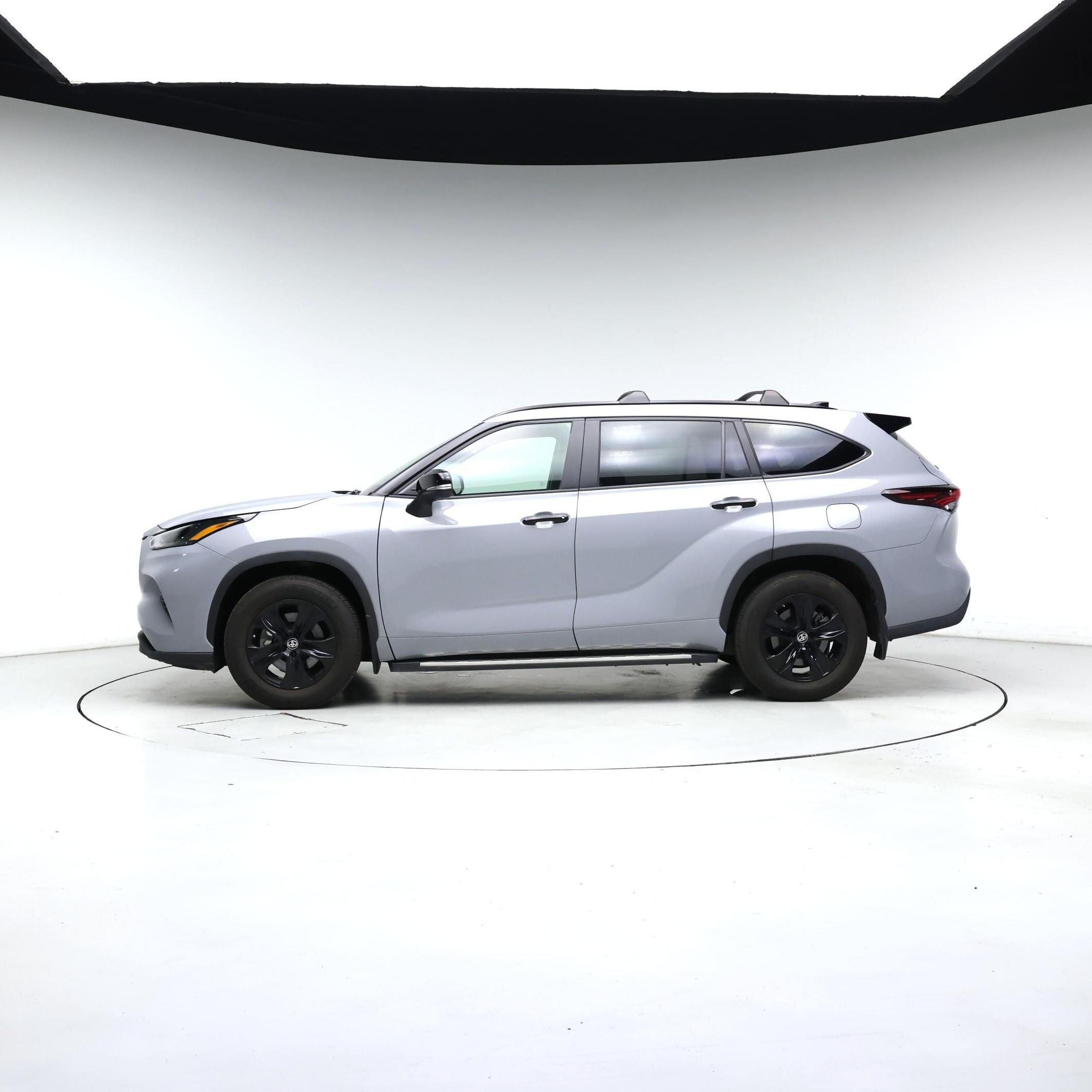 Thumbnail: 2024 Toyota Highlander - 3