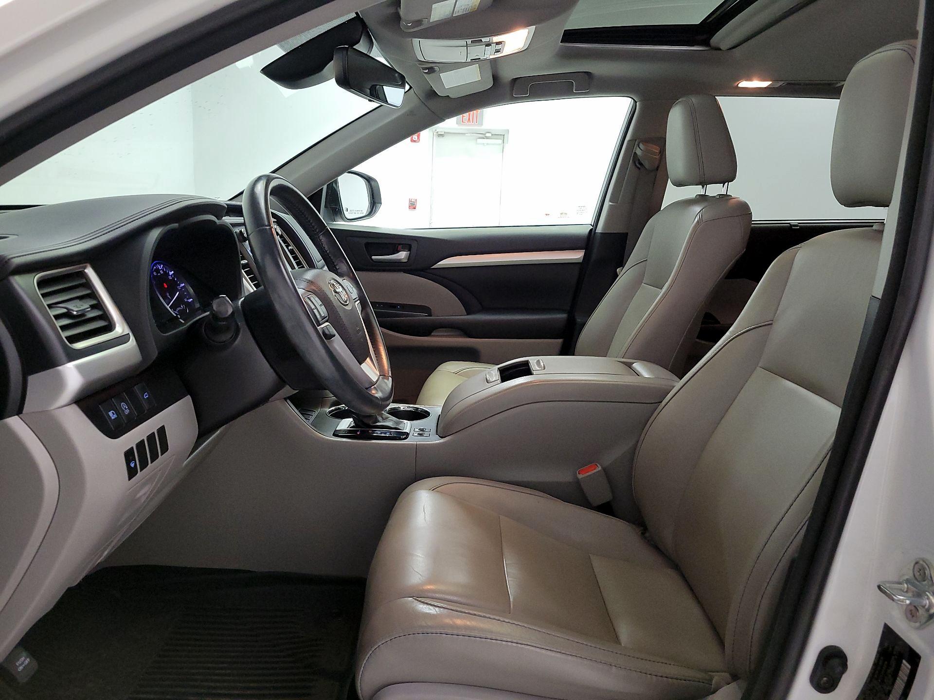 Thumbnail: 2018 Toyota Highlander - 11