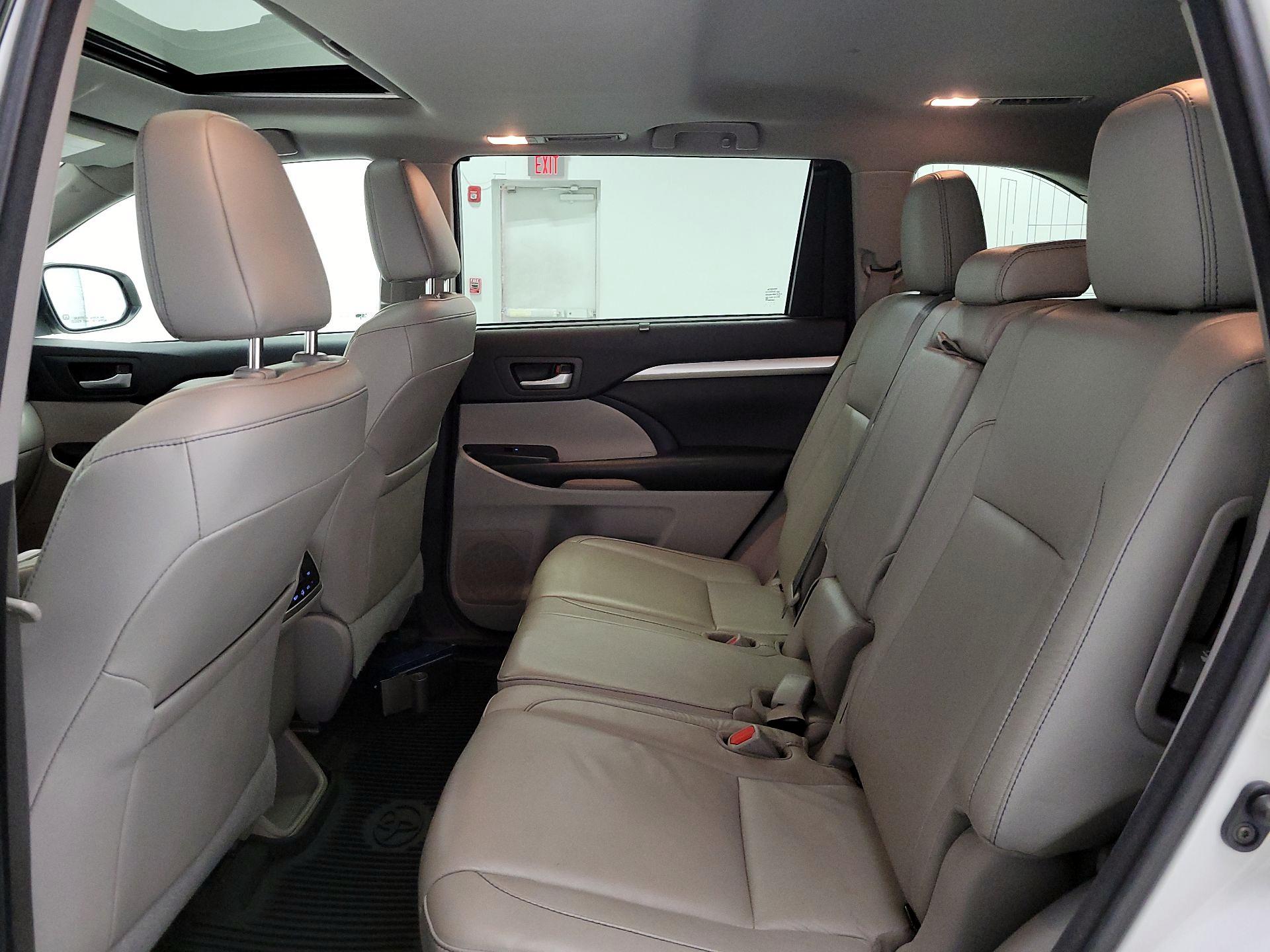Thumbnail: 2018 Toyota Highlander - 20