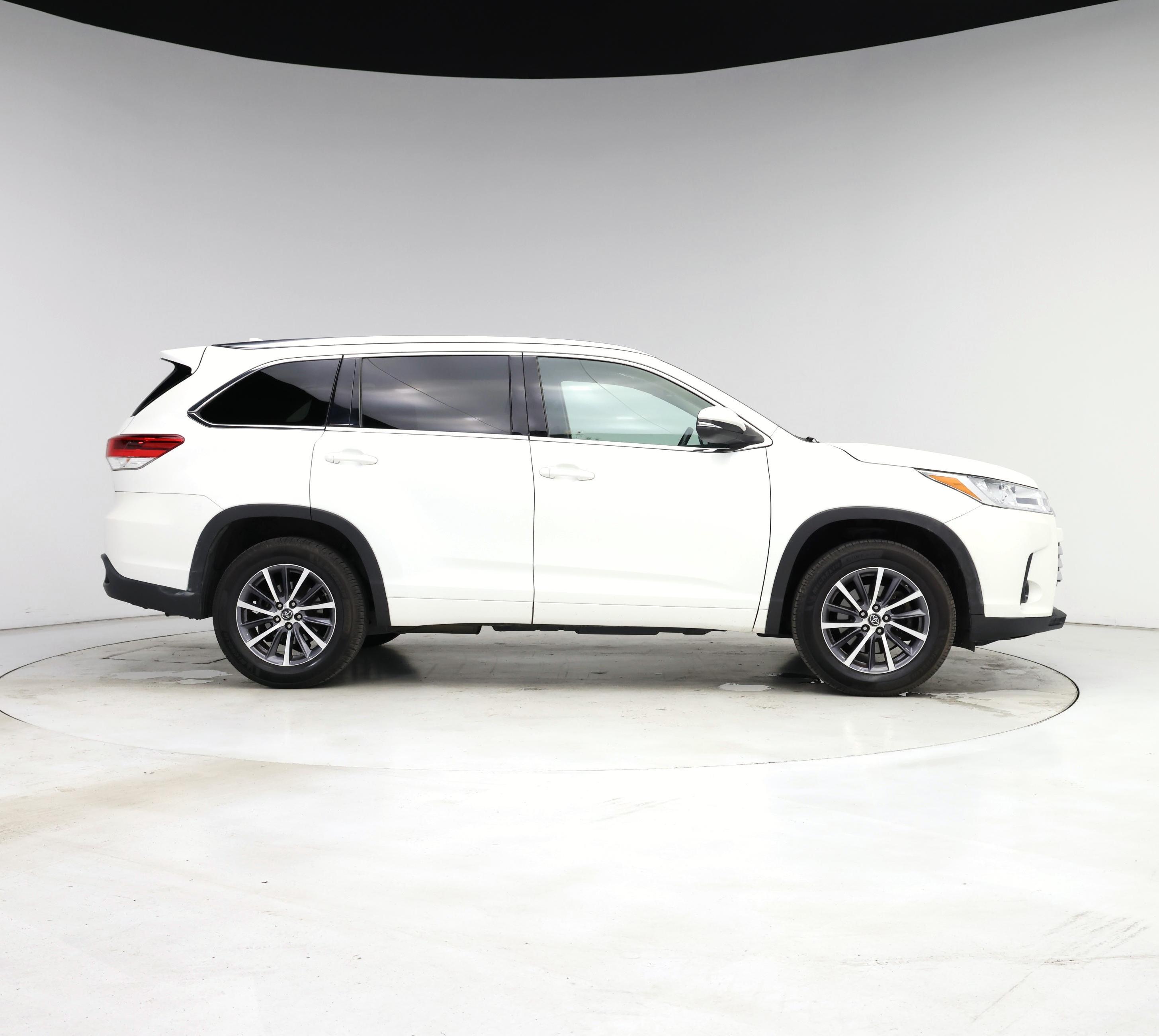 Thumbnail: 2018 Toyota Highlander - 7