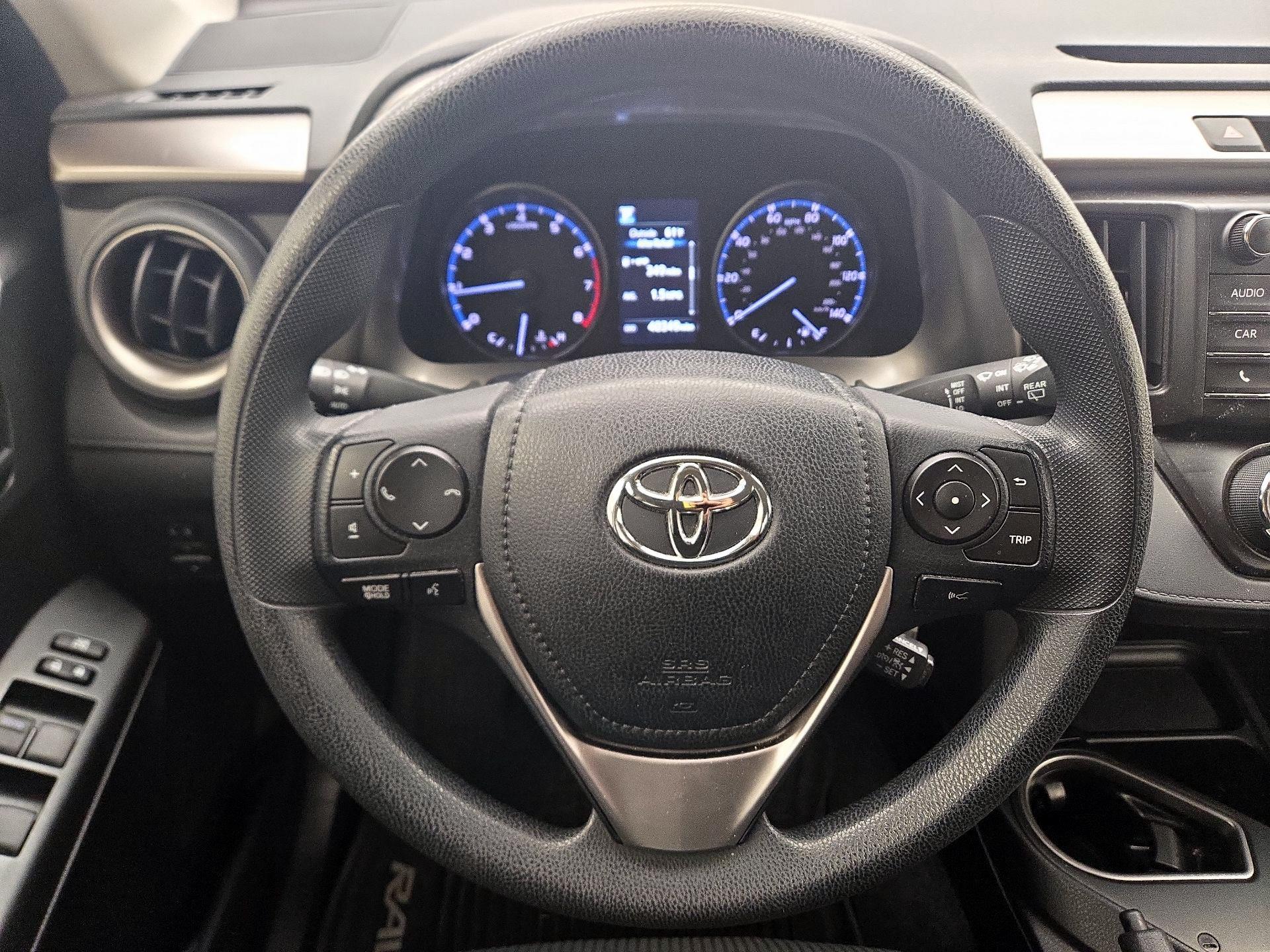 Thumbnail: 2018 Toyota RAV4 - 10