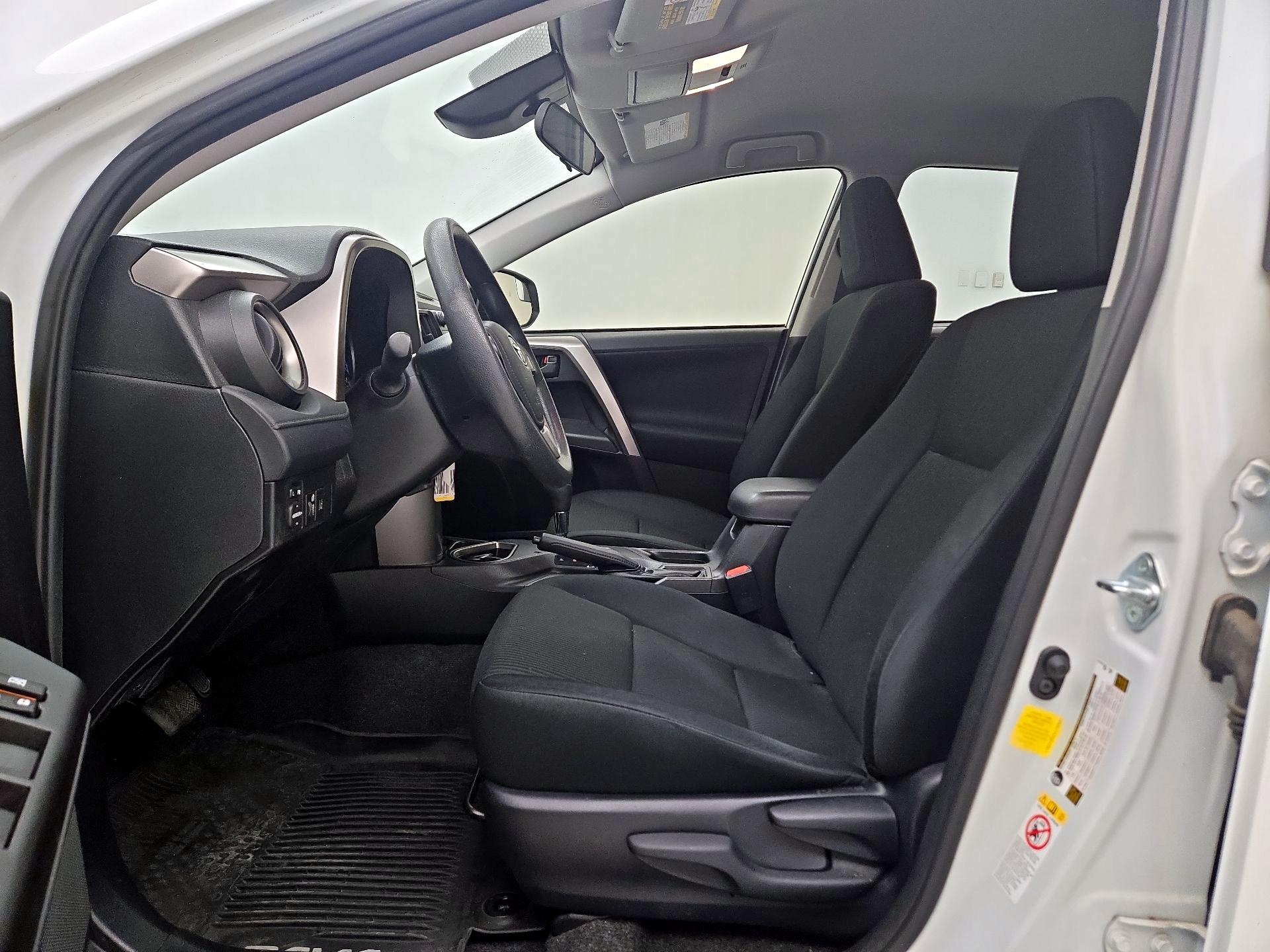 Thumbnail: 2018 Toyota RAV4 - 11