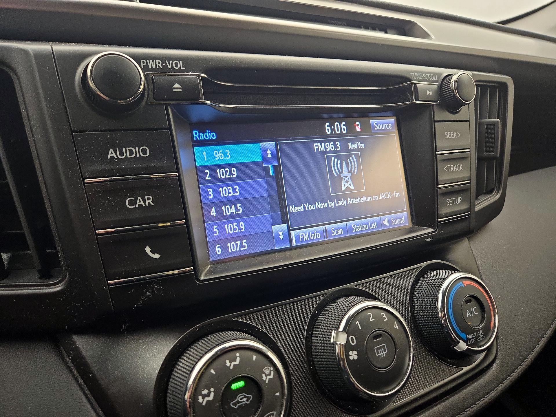 Thumbnail: 2018 Toyota RAV4 - 15