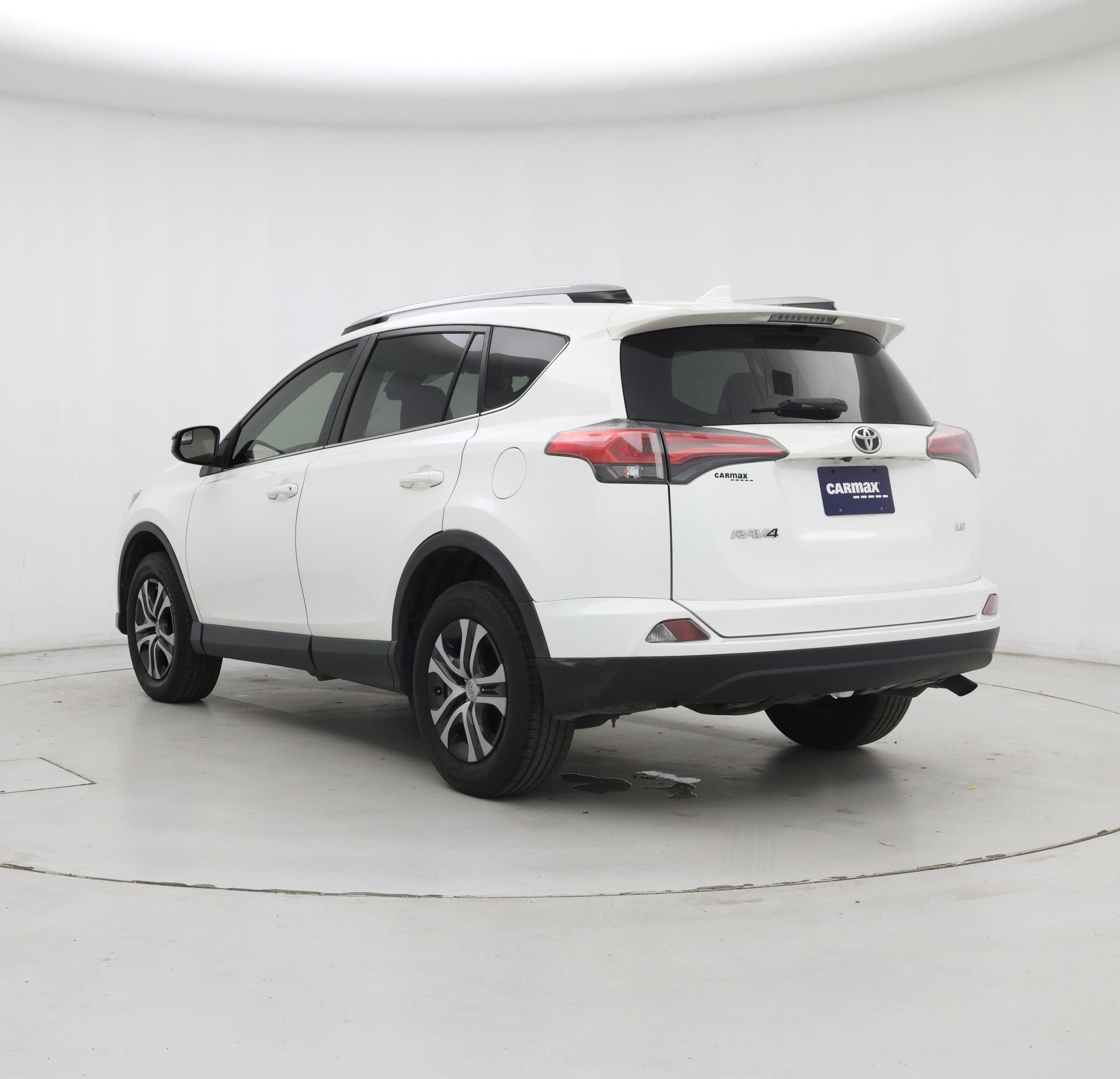 Thumbnail: 2018 Toyota RAV4 - 2