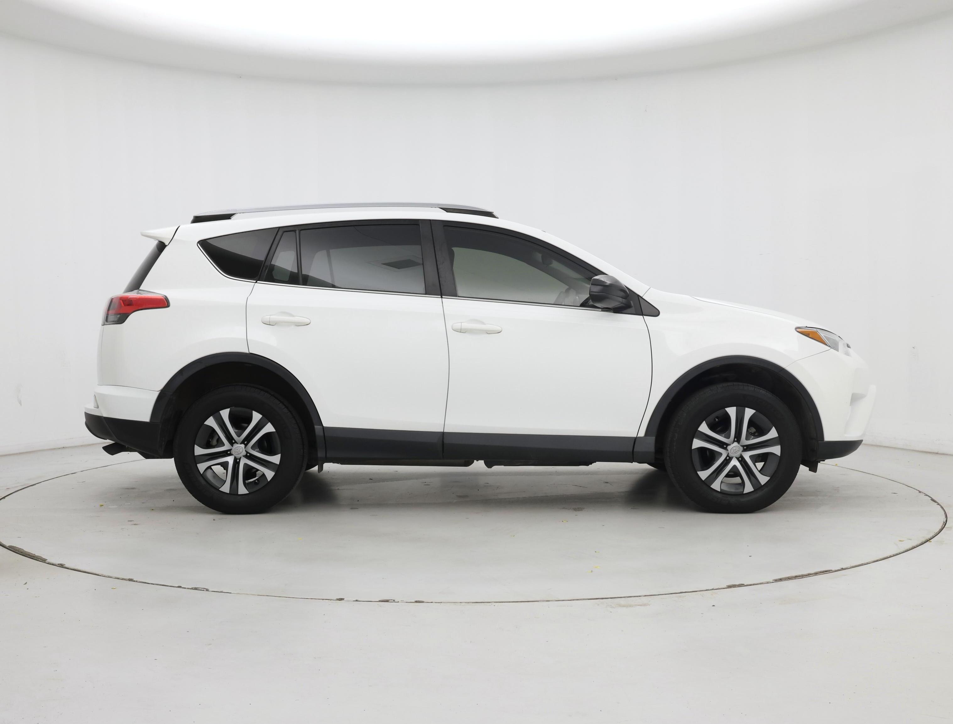 Thumbnail: 2018 Toyota RAV4 - 7