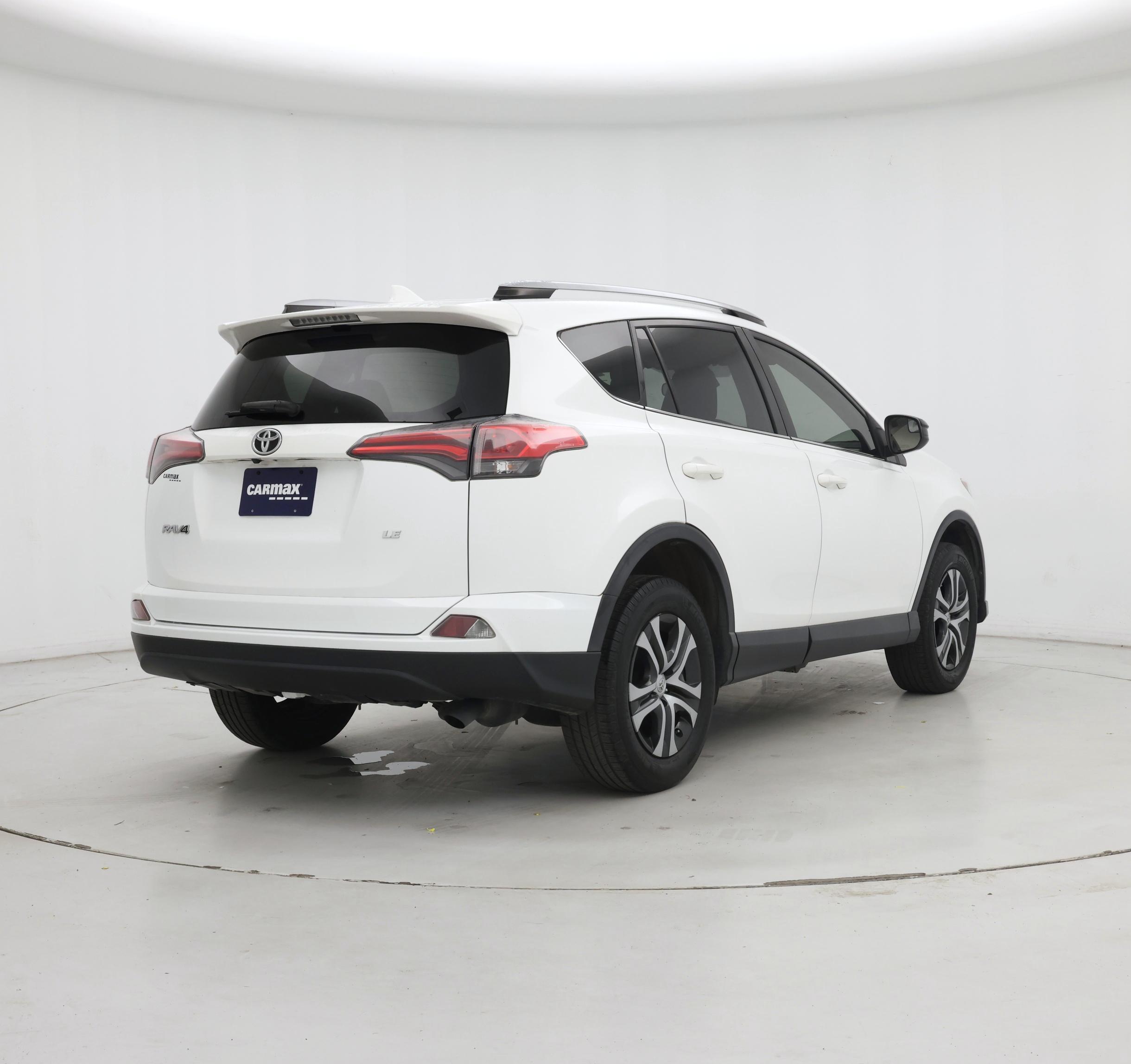 Thumbnail: 2018 Toyota RAV4 - 8