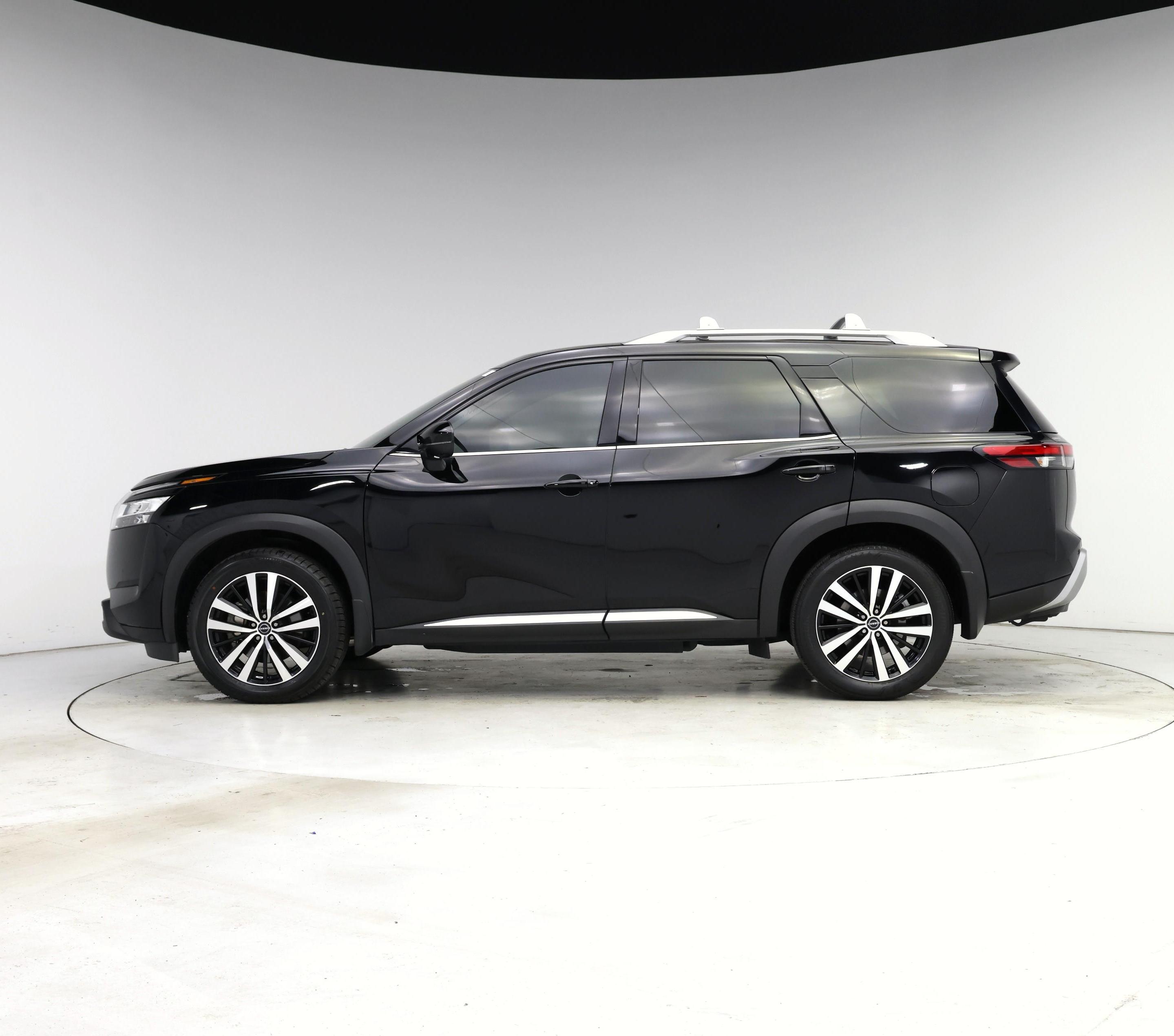 Thumbnail: 2024 Nissan Pathfinder - 3