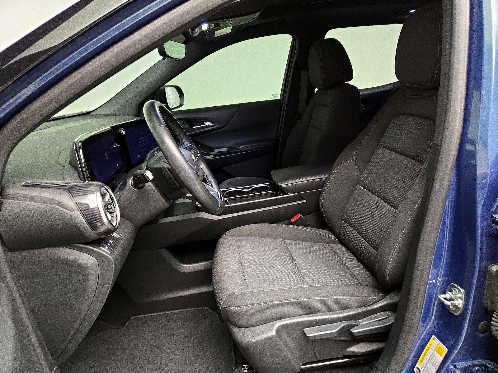 2025 Chevrolet Equinox LT - Photo 12
