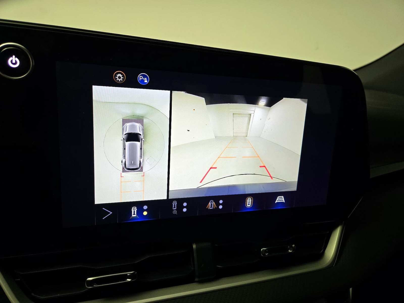 2025 Chevrolet Equinox LT - Photo 16
