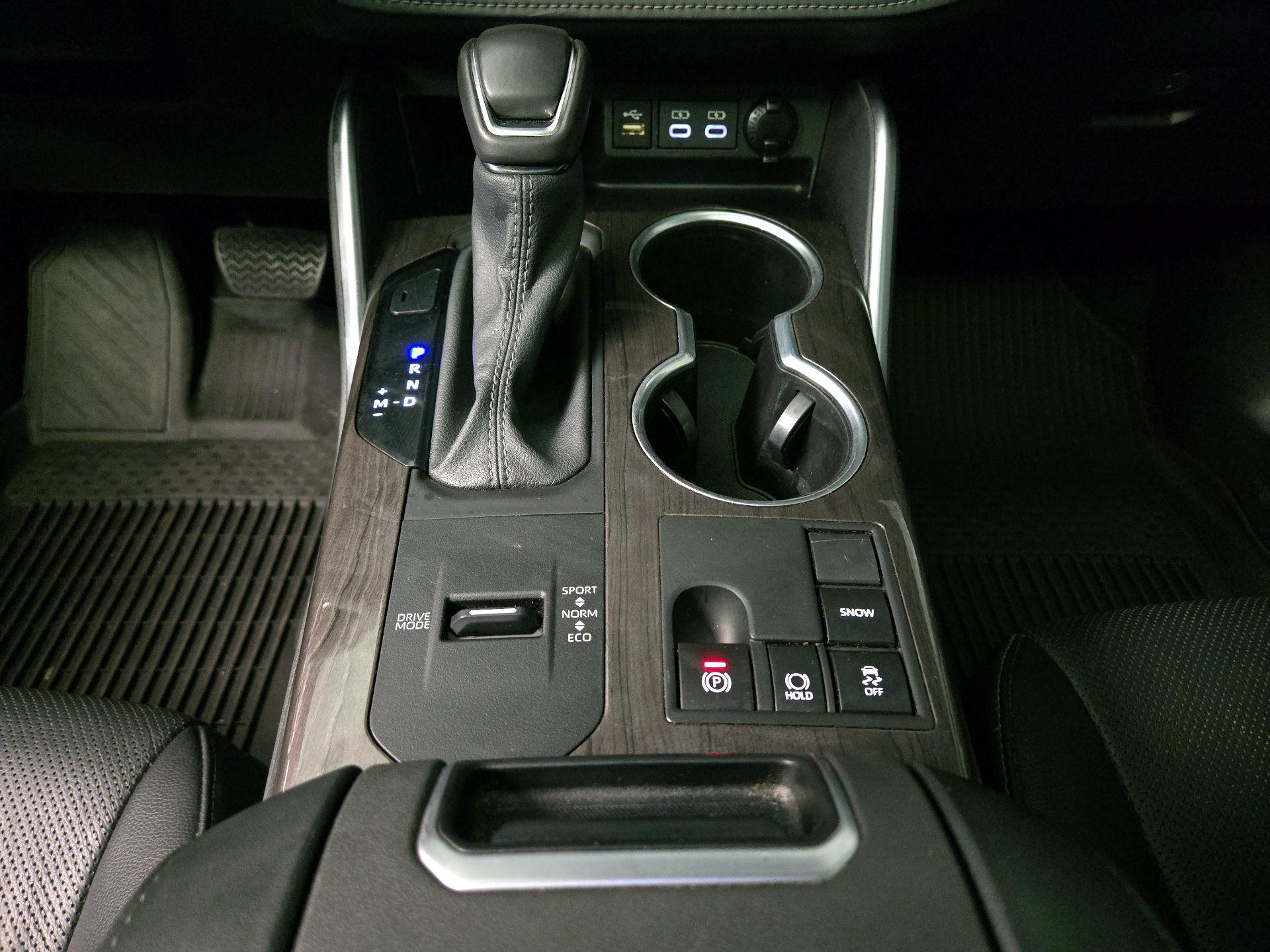 Thumbnail: 2024 Toyota Highlander - 18