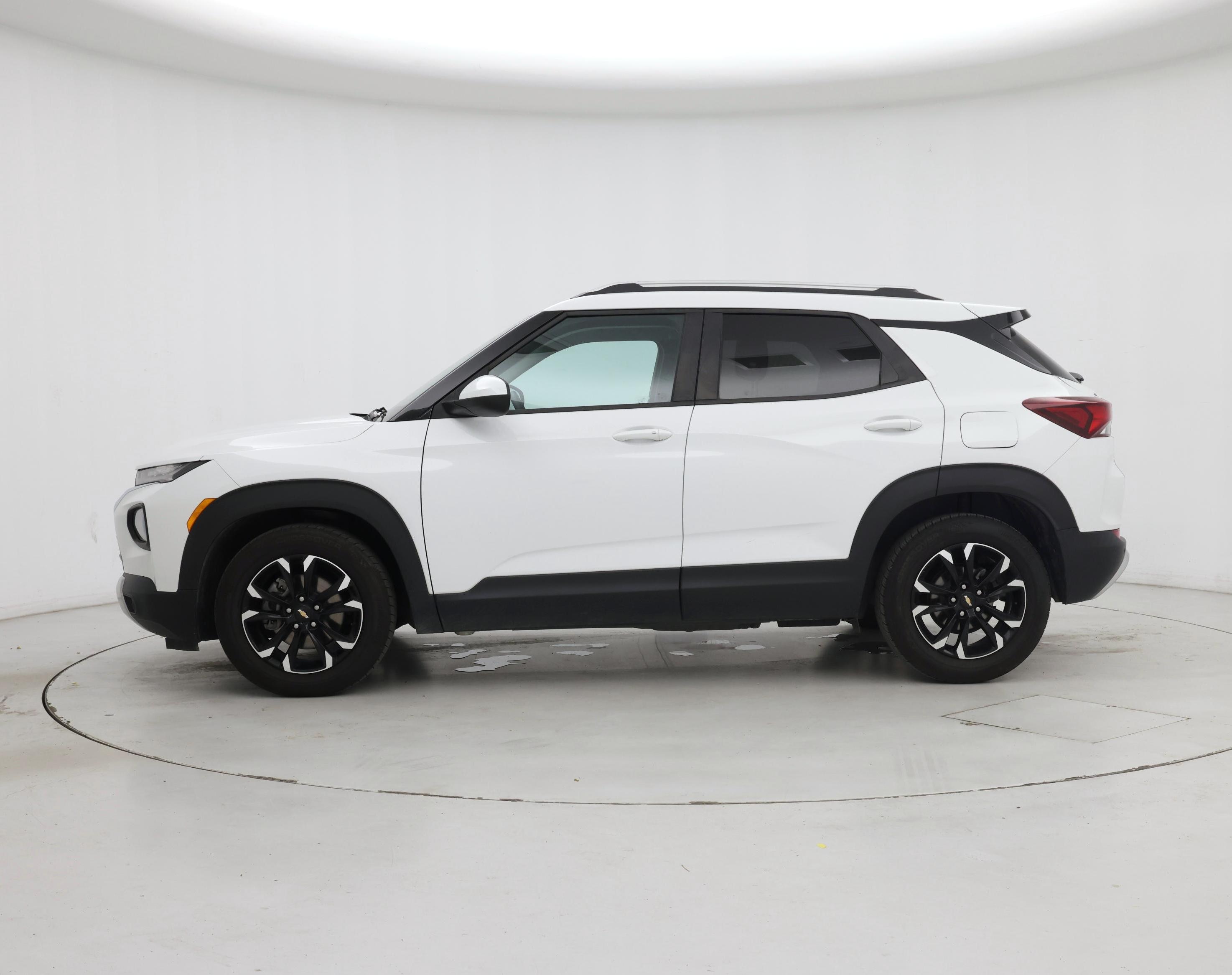 Thumbnail: 2021 Chevrolet TrailBlazer - 3